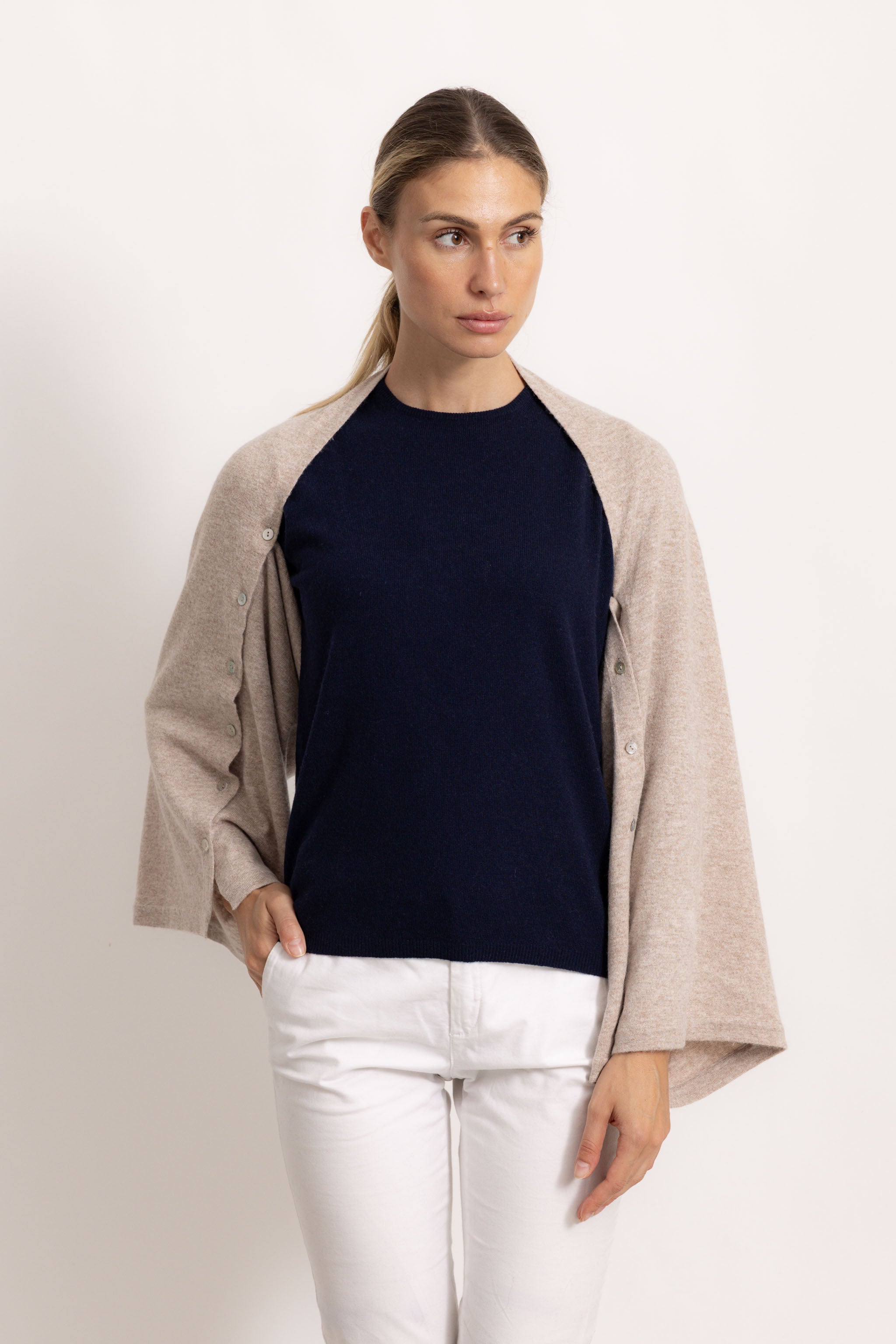 LAVINIA - Poncho con bottoni (Beige Medio)