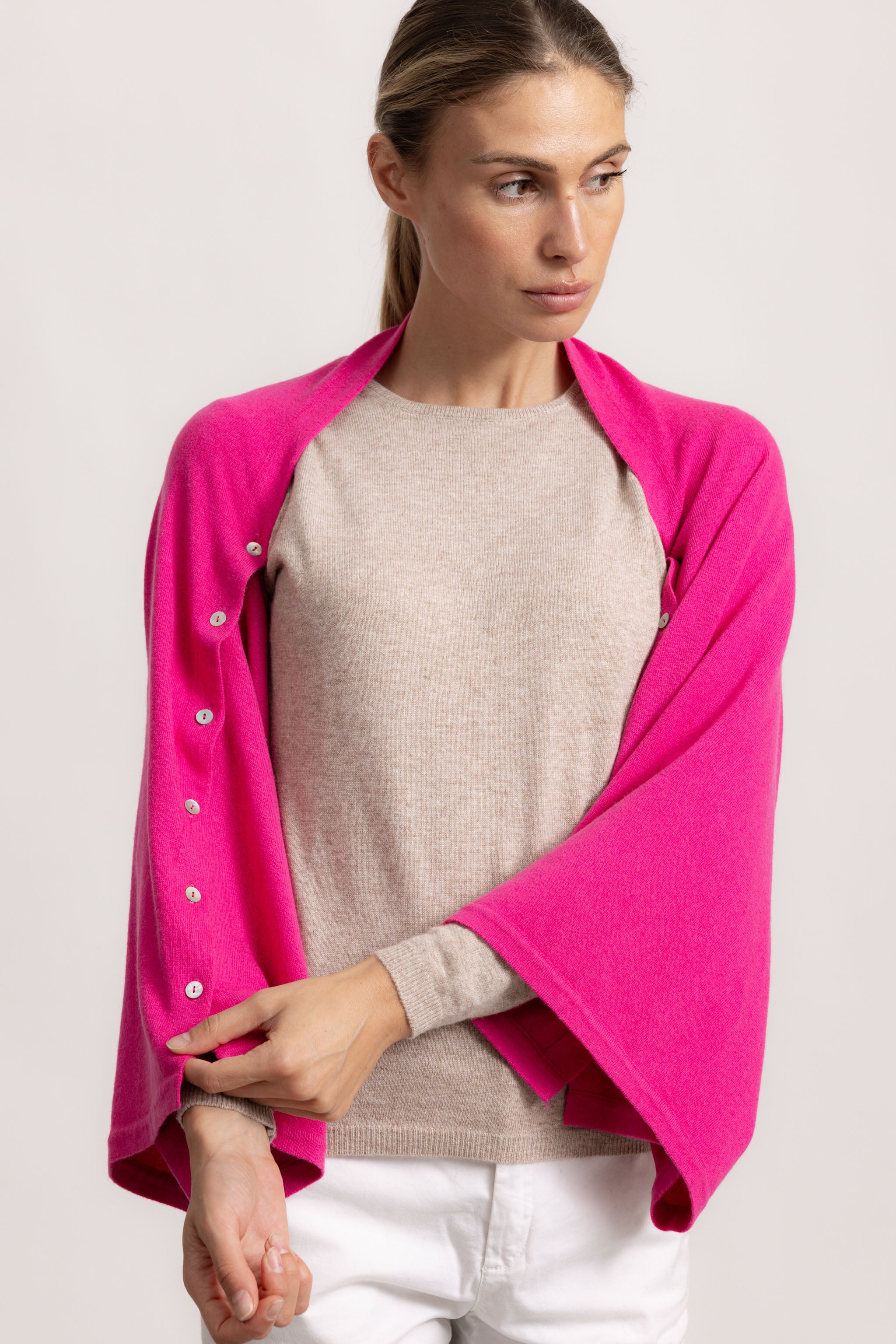 LAVINIA - Poncho con bottoni (Fucsia)