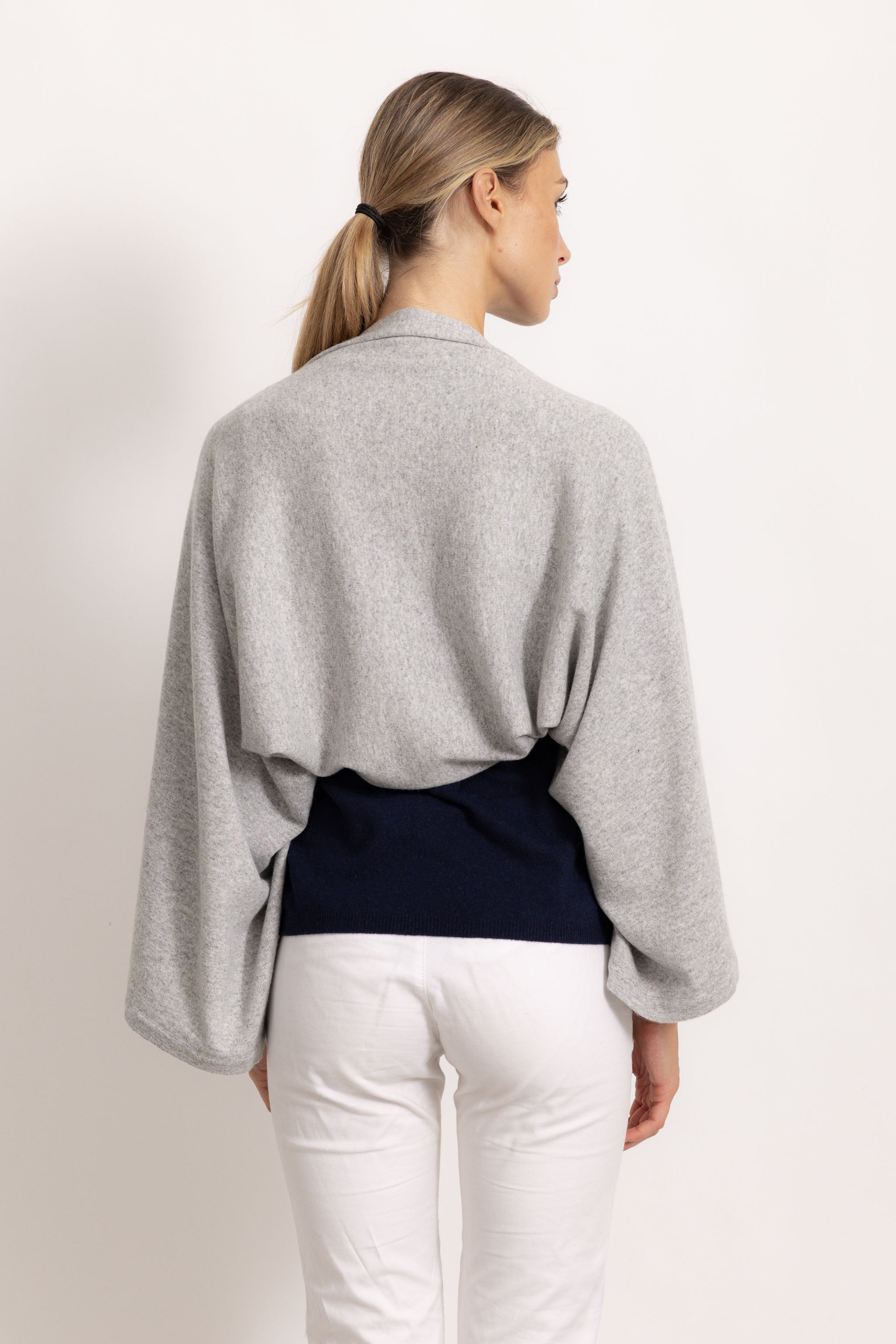 LAVINIA - Poncho con bottoni (Grigio Medio)