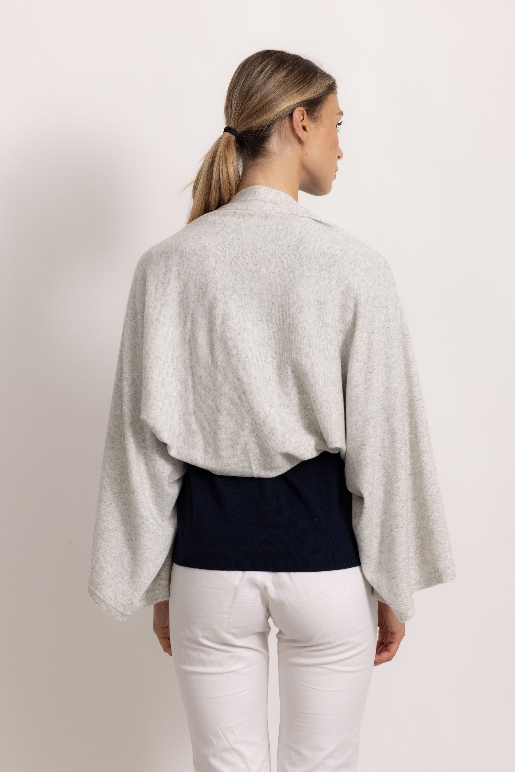 LAVINIA - Poncho con bottoni (Grigio)