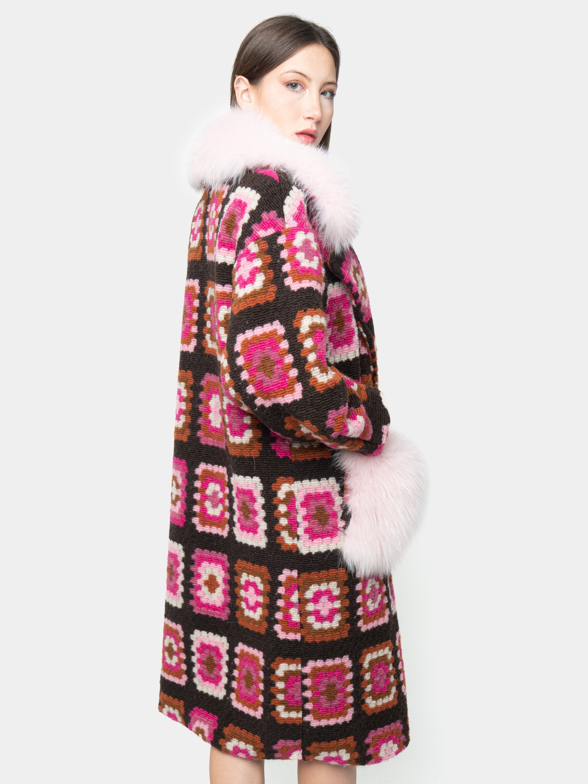 COAT - pockets and collar in fuchsia and brown fox fur