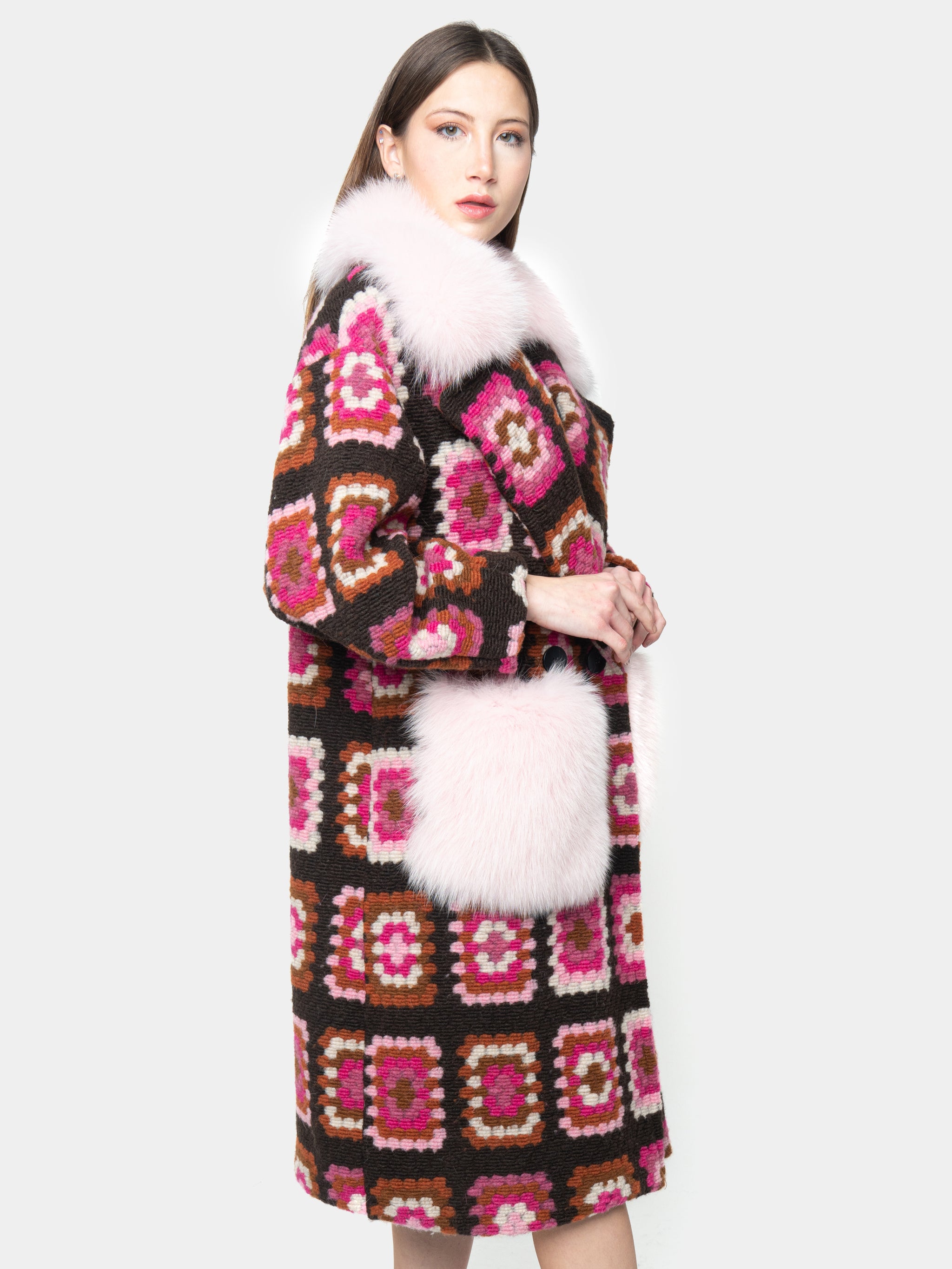 COAT - pockets and collar in fuchsia and brown fox fur