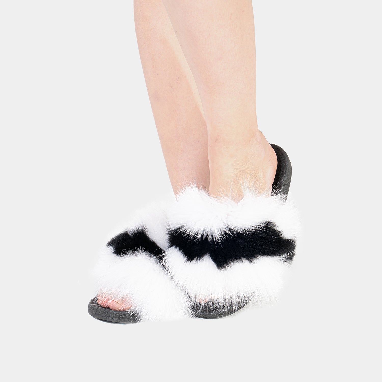 St. Moritz - Black & White Fox Fur Slipper