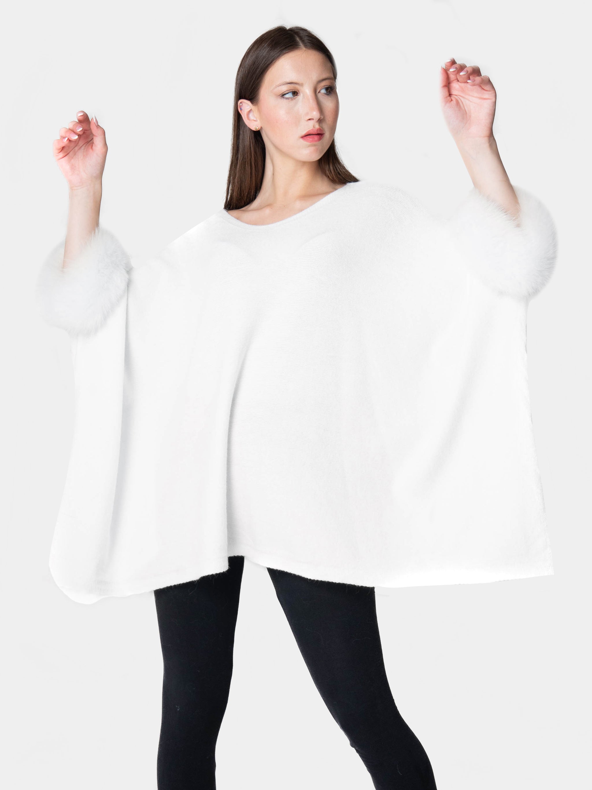 London - Poncho with fur on the cuffs White