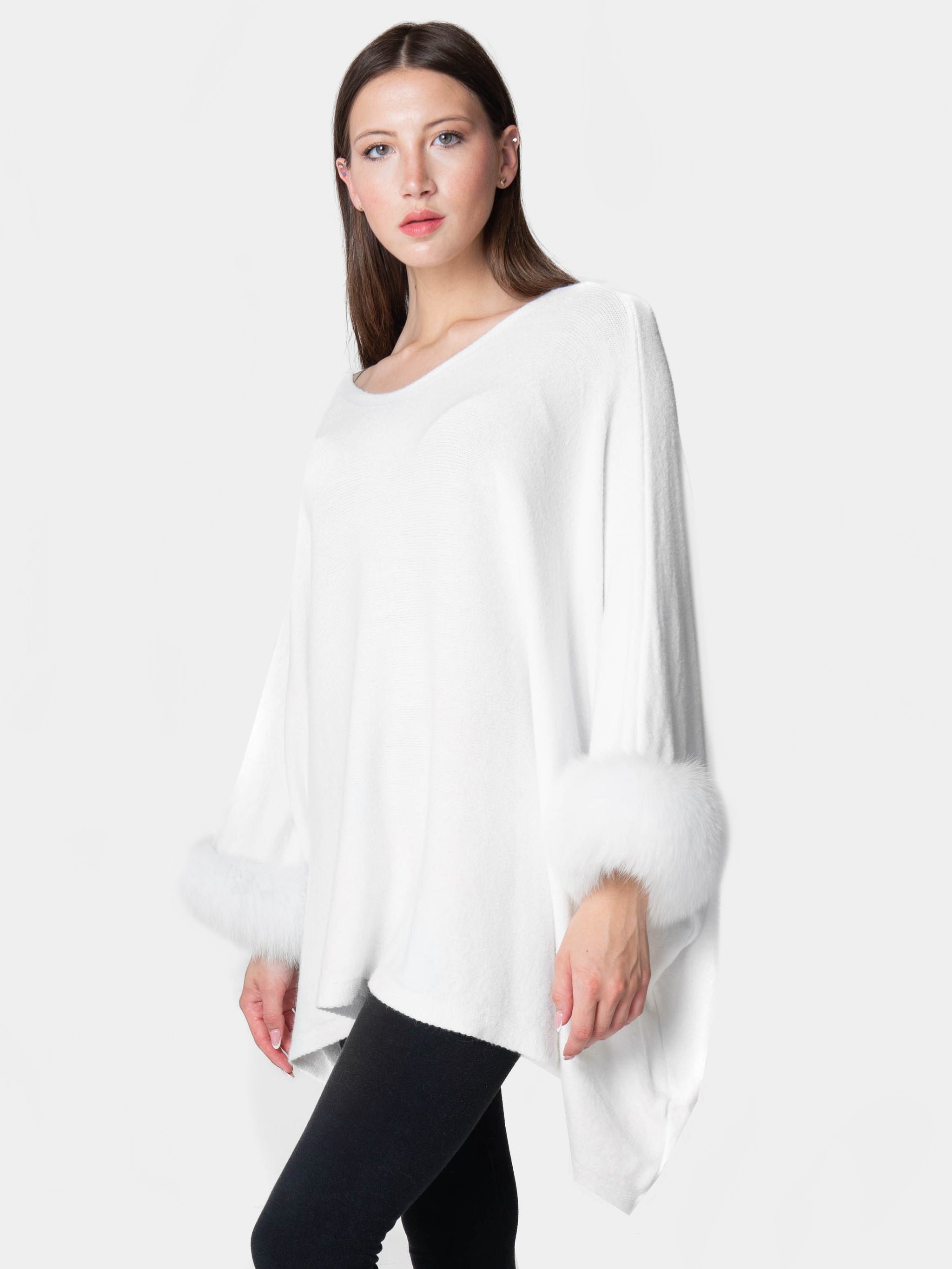 London - Poncho with fur on the cuffs White