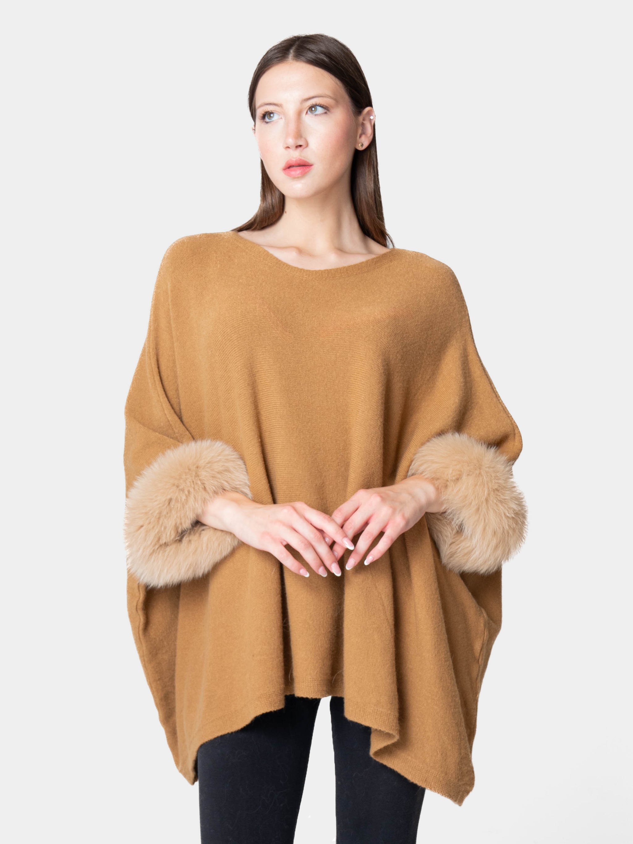 London - Poncho with fur on the cuffs Camel