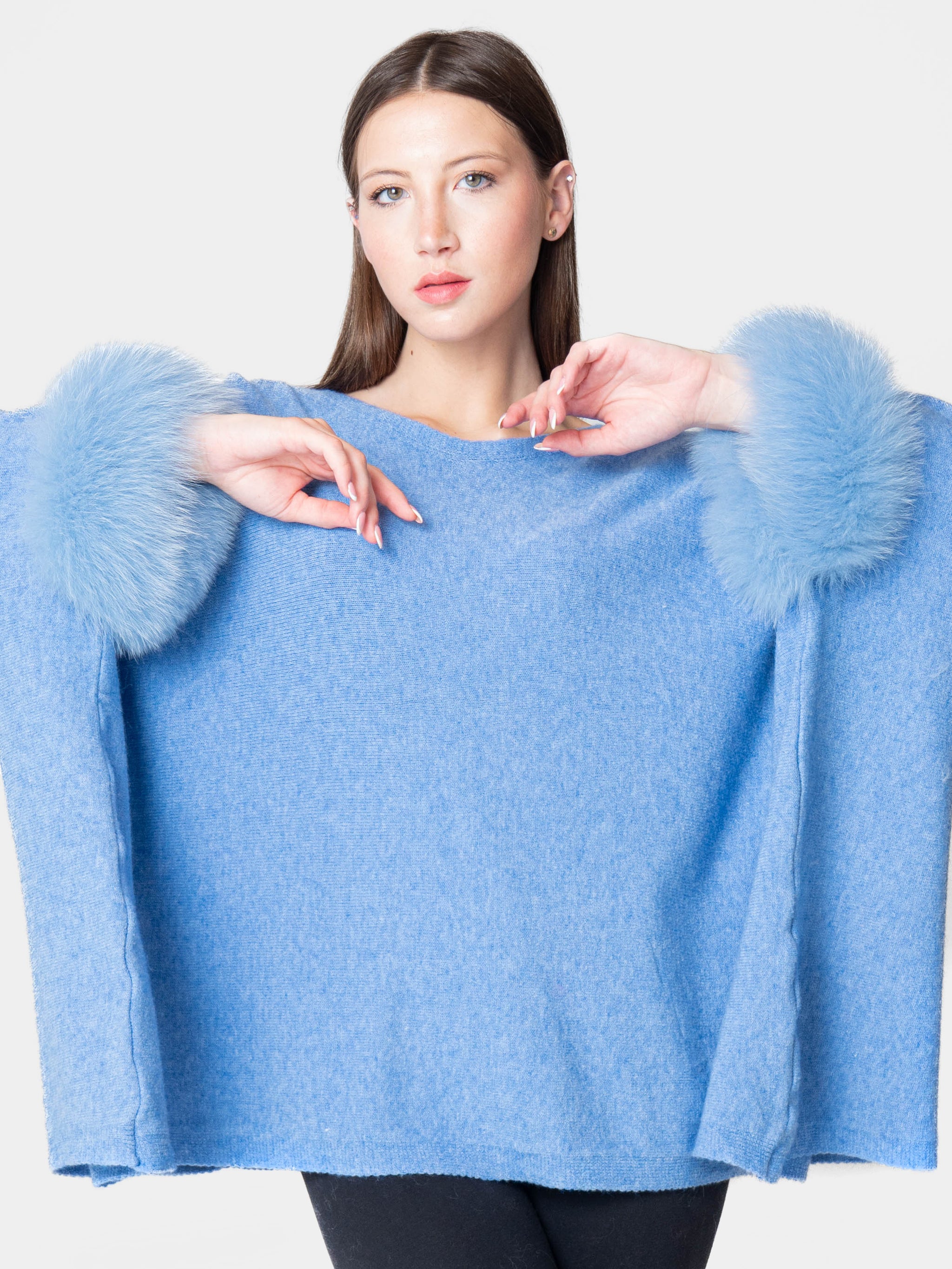 London - Poncho with fur on the cuffs Light Blue