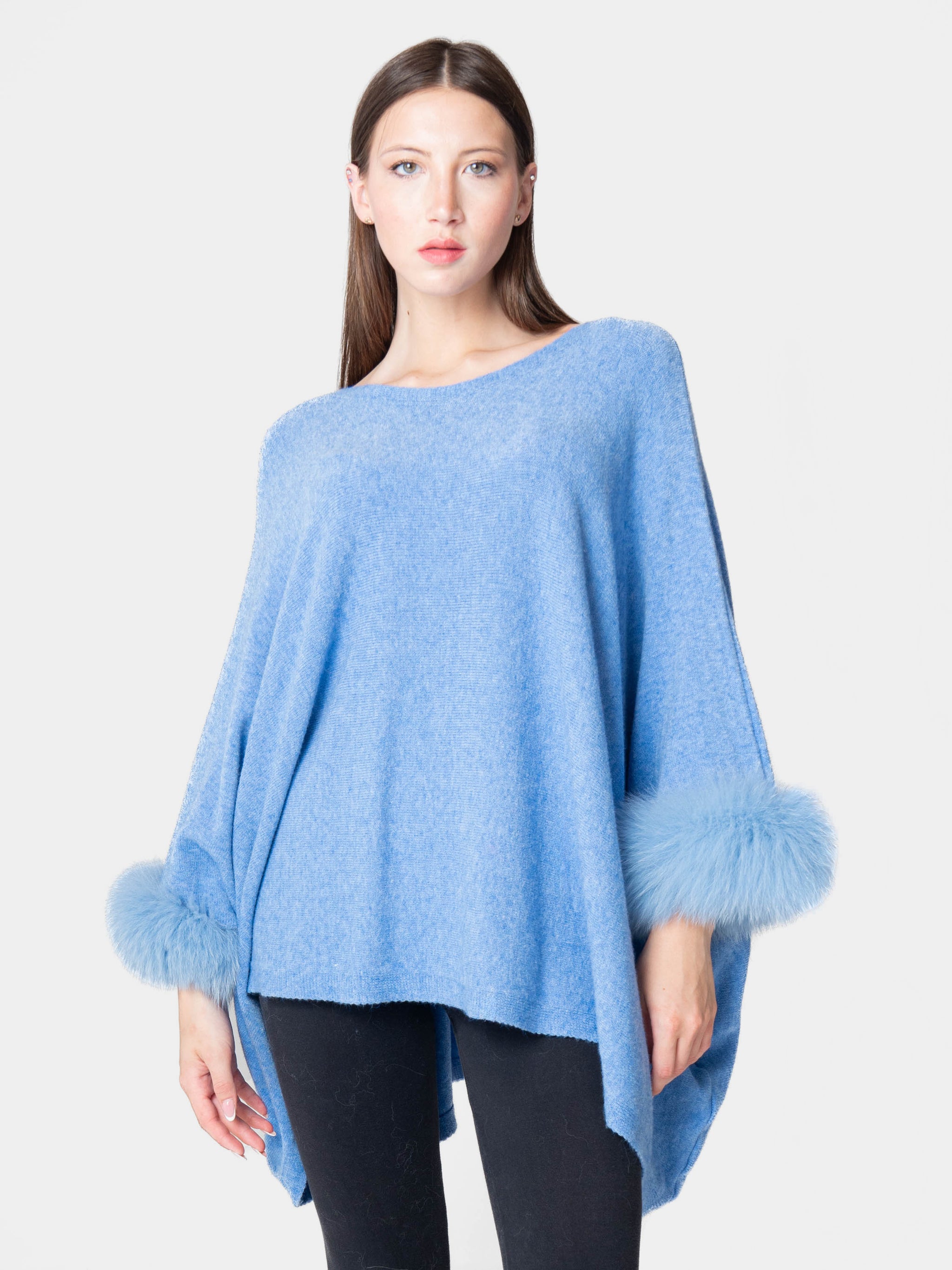 Londra - Poncho con pelo sui polsini Celeste