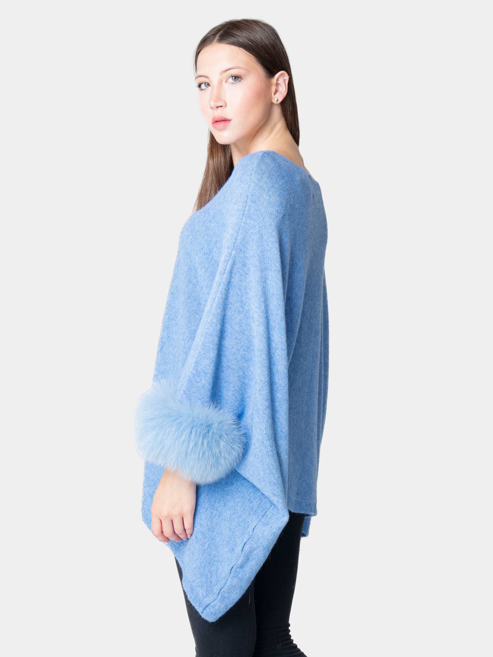 Londra - Poncho con pelo sui polsini Celeste