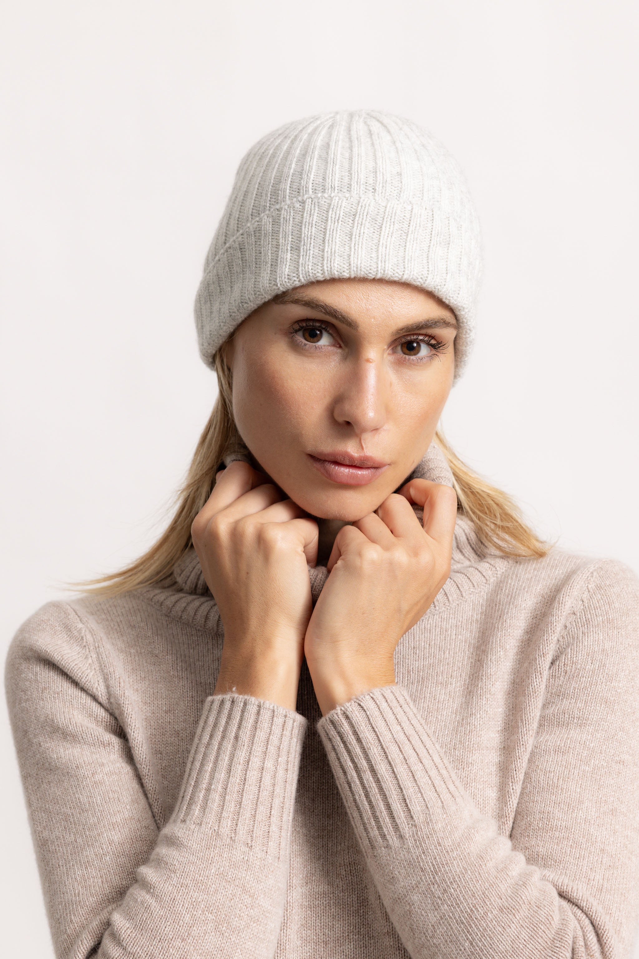 COSTANZA - Cappello a coste (Grigio Chiaro)