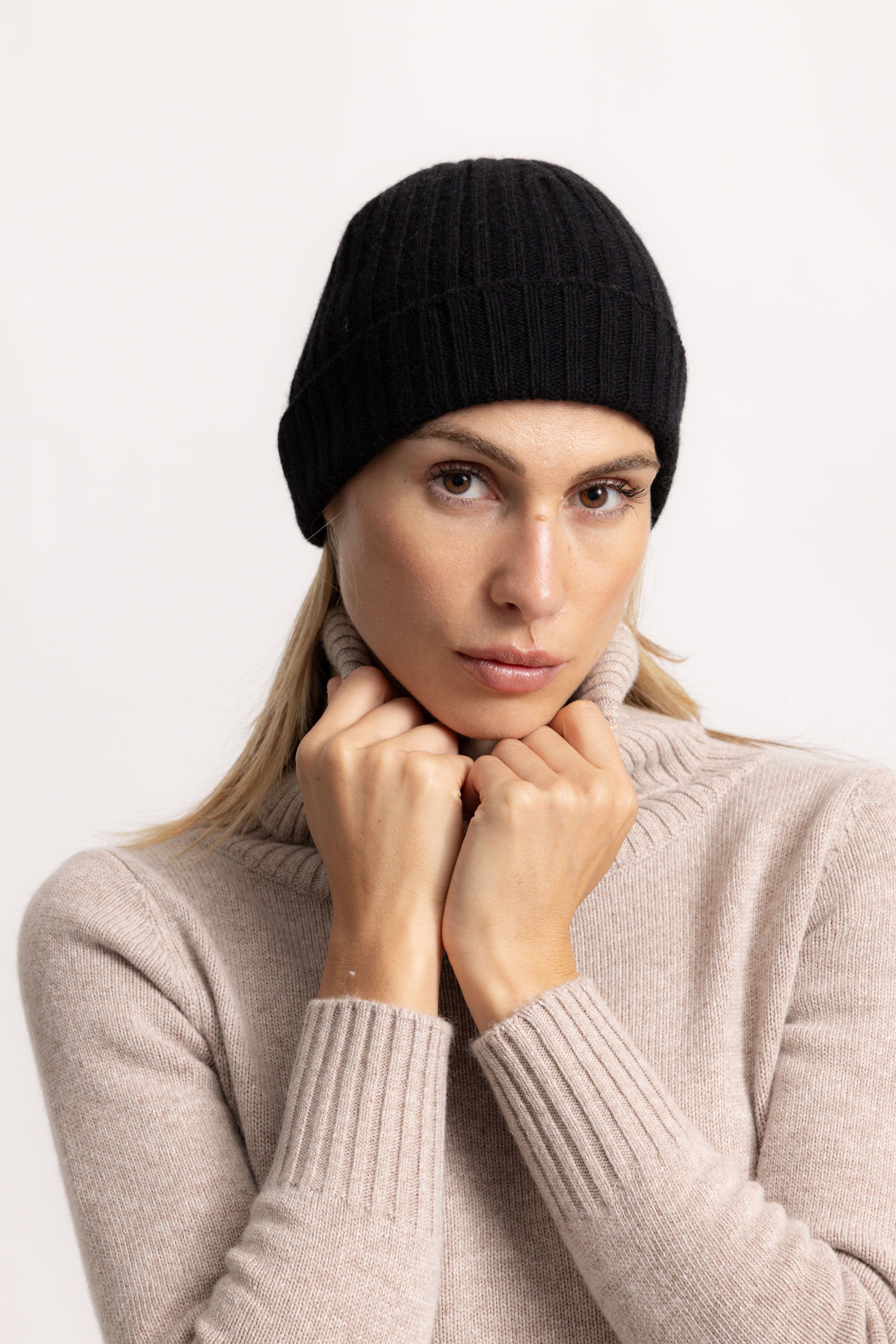 COSTANZA - Cappello a coste (Nero)