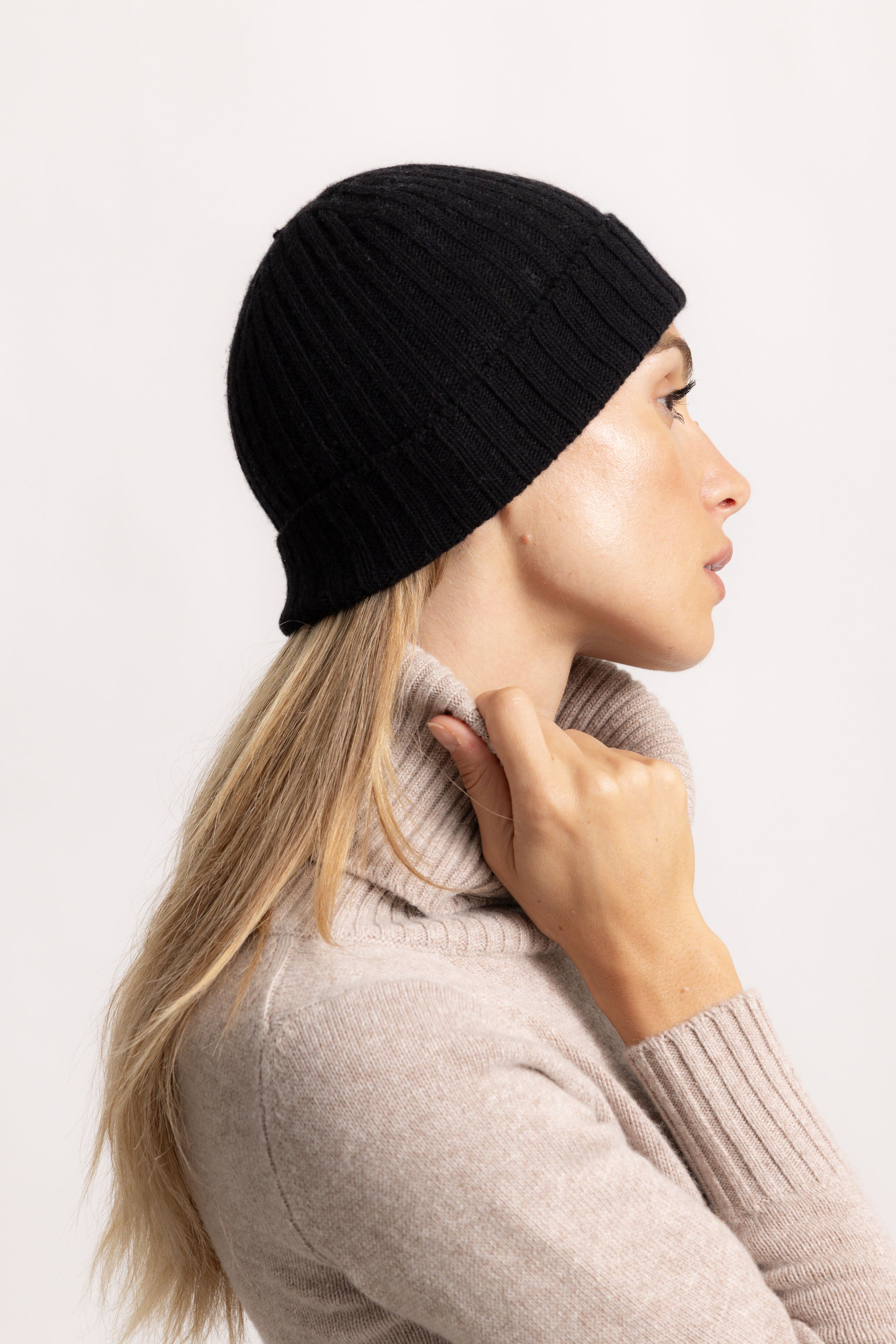 COSTANZA - Cappello a coste (Nero)