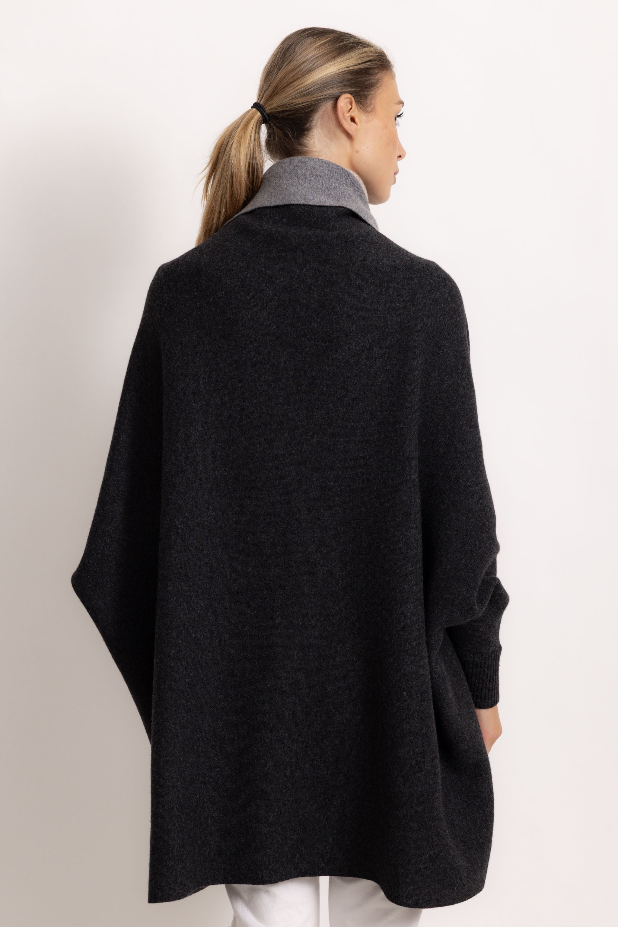 GINEVRA - Poncho con maniche (Antracite Scuro/Grigio Top)