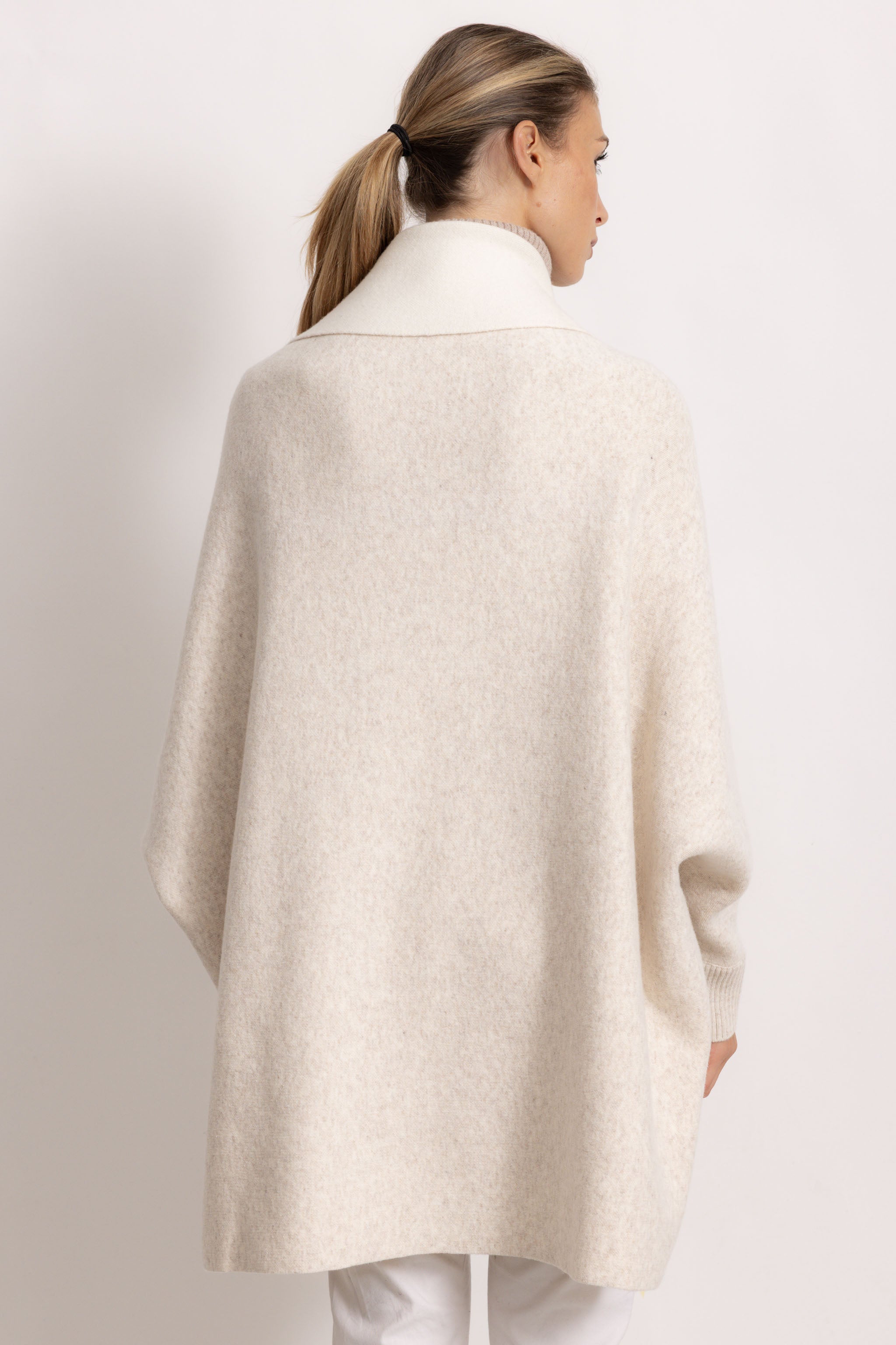 GINEVRA - Poncho con maniche (Beige Chiaro/Avorio)