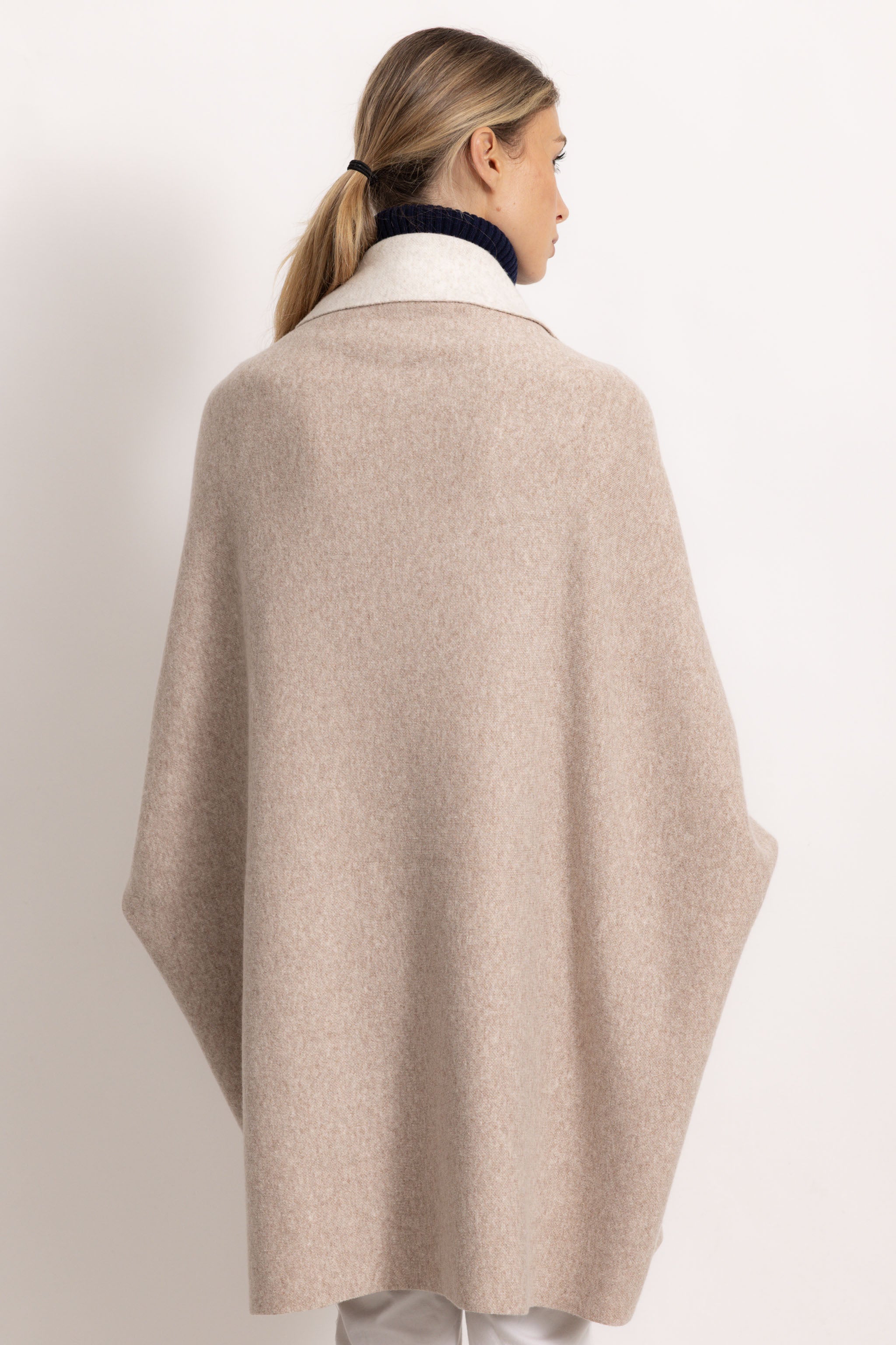 GINEVRA - Poncho con maniche (Beige Medio/Beige Chiaro)