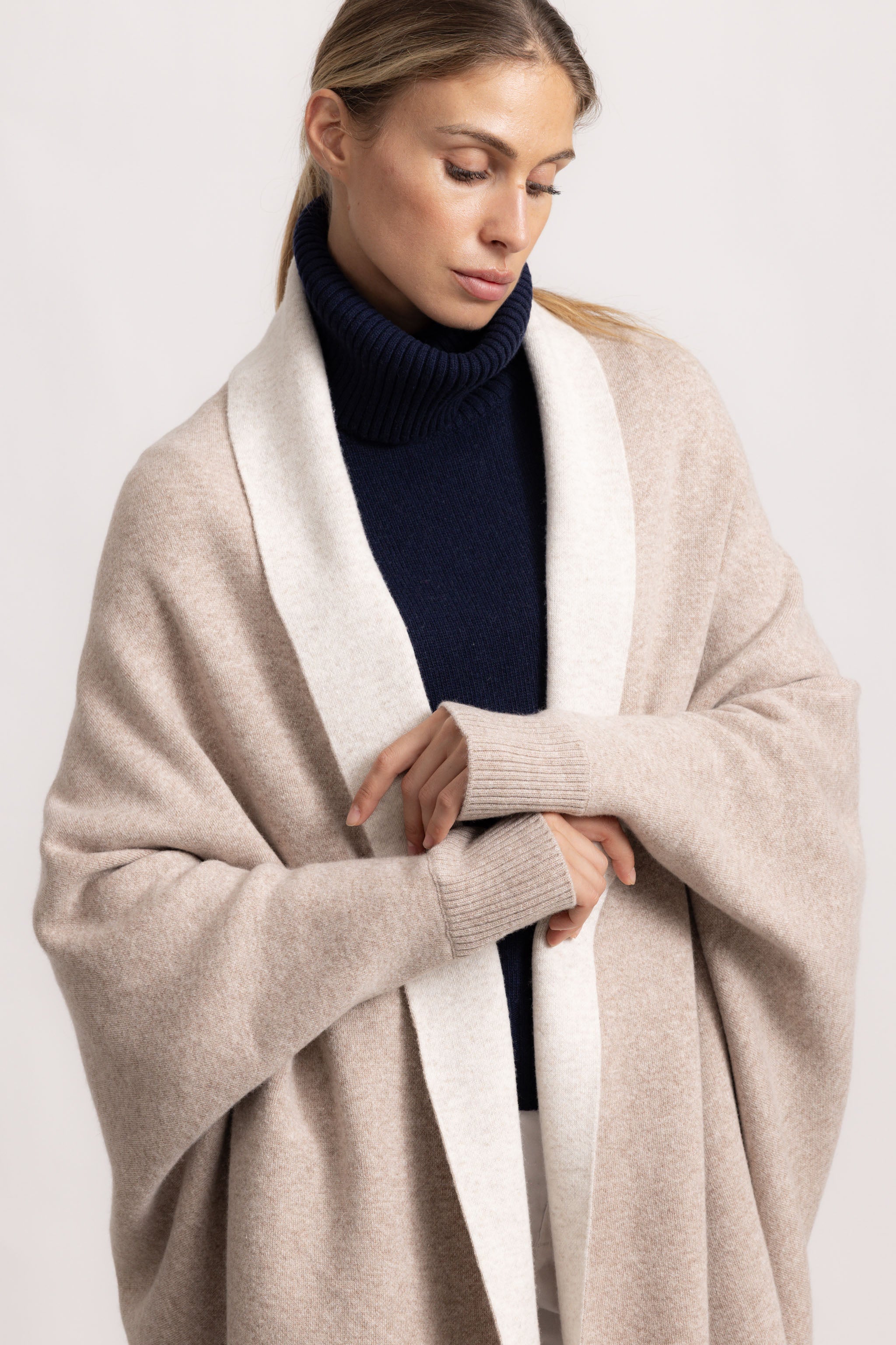 GINEVRA - Poncho con maniche (Beige Medio/Beige Chiaro)