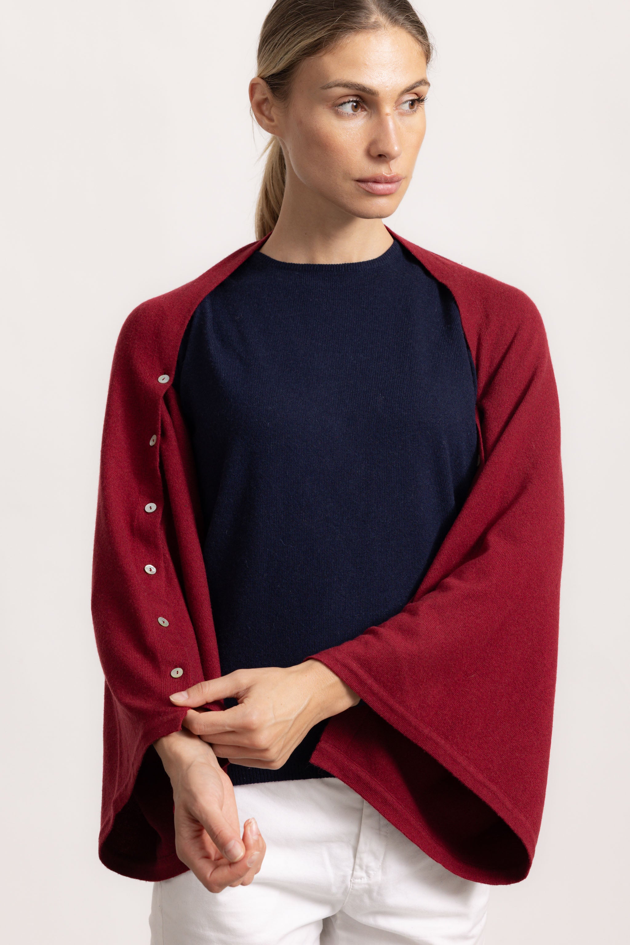 LAVINIA - Poncho con bottoni (Bordeaux)