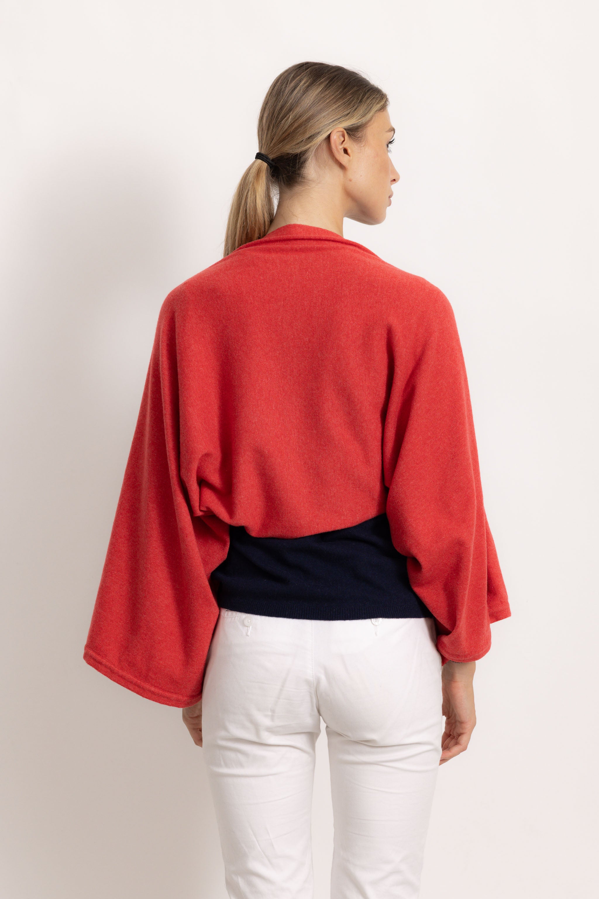 LAVINIA - Poncho con bottoni (Corallo)