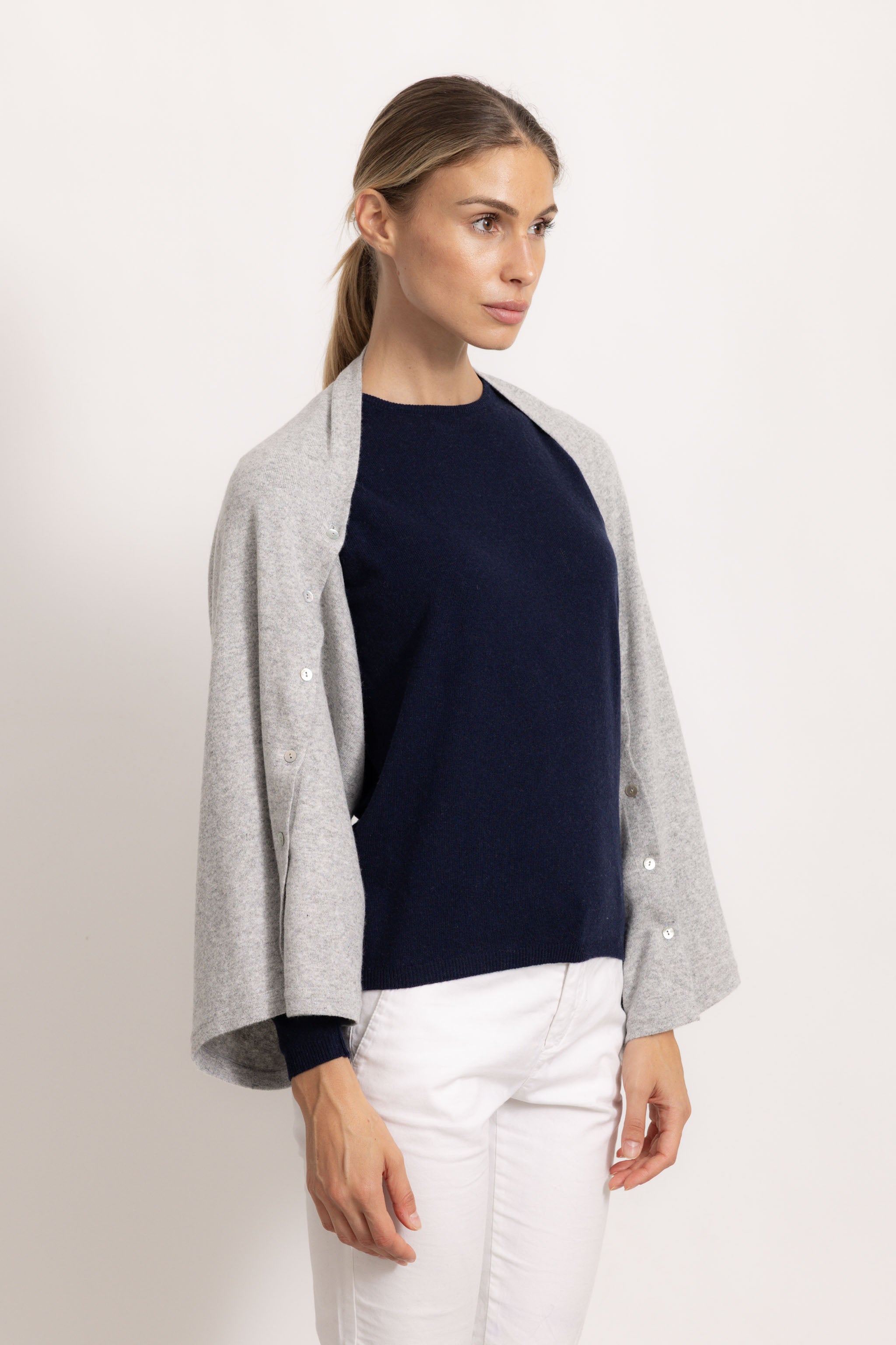 LAVINIA - Poncho con bottoni (Grigio Medio)