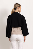 LAVINIA - Poncho con bottoni (Nero)