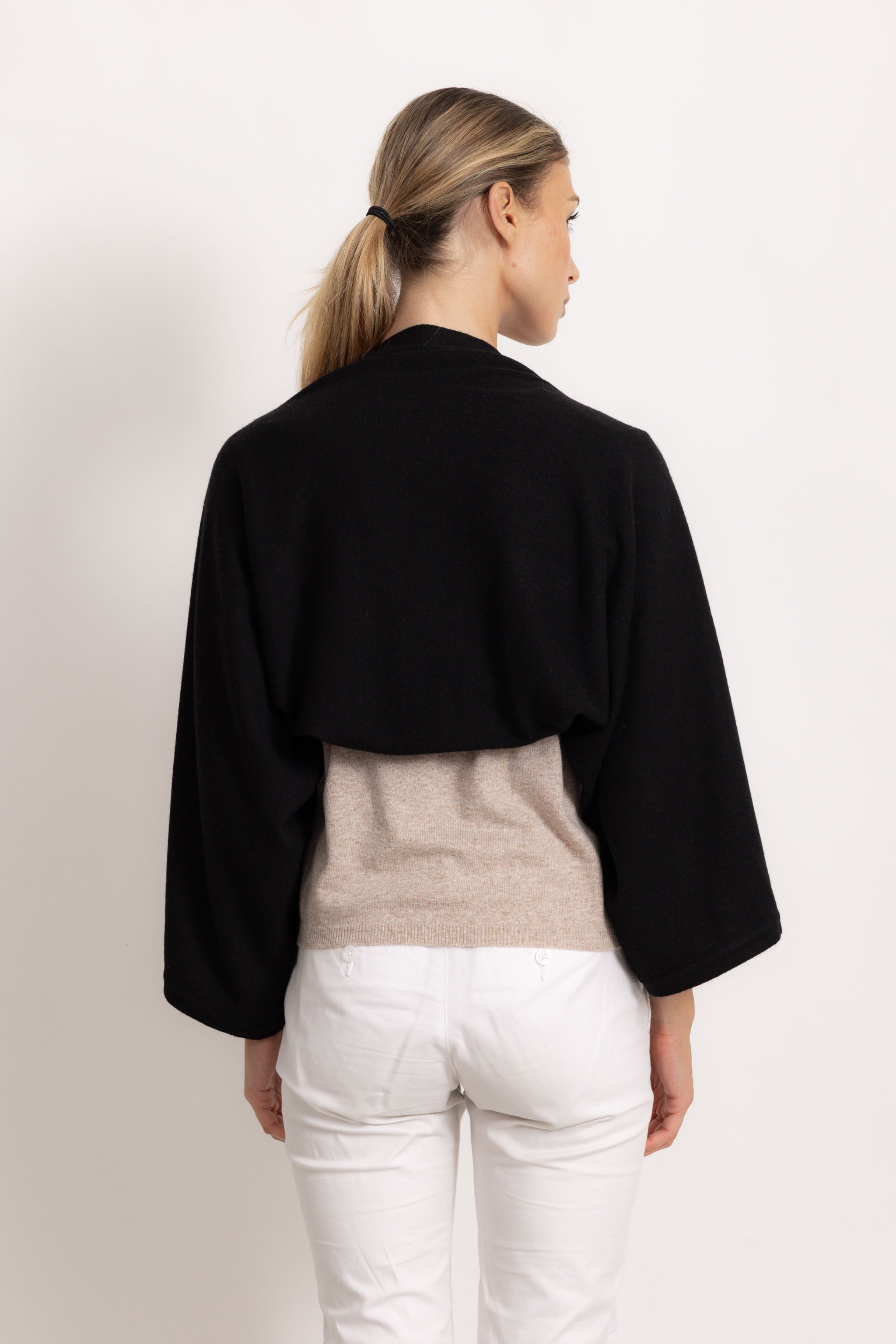 LAVINIA - Poncho con bottoni (Nero)