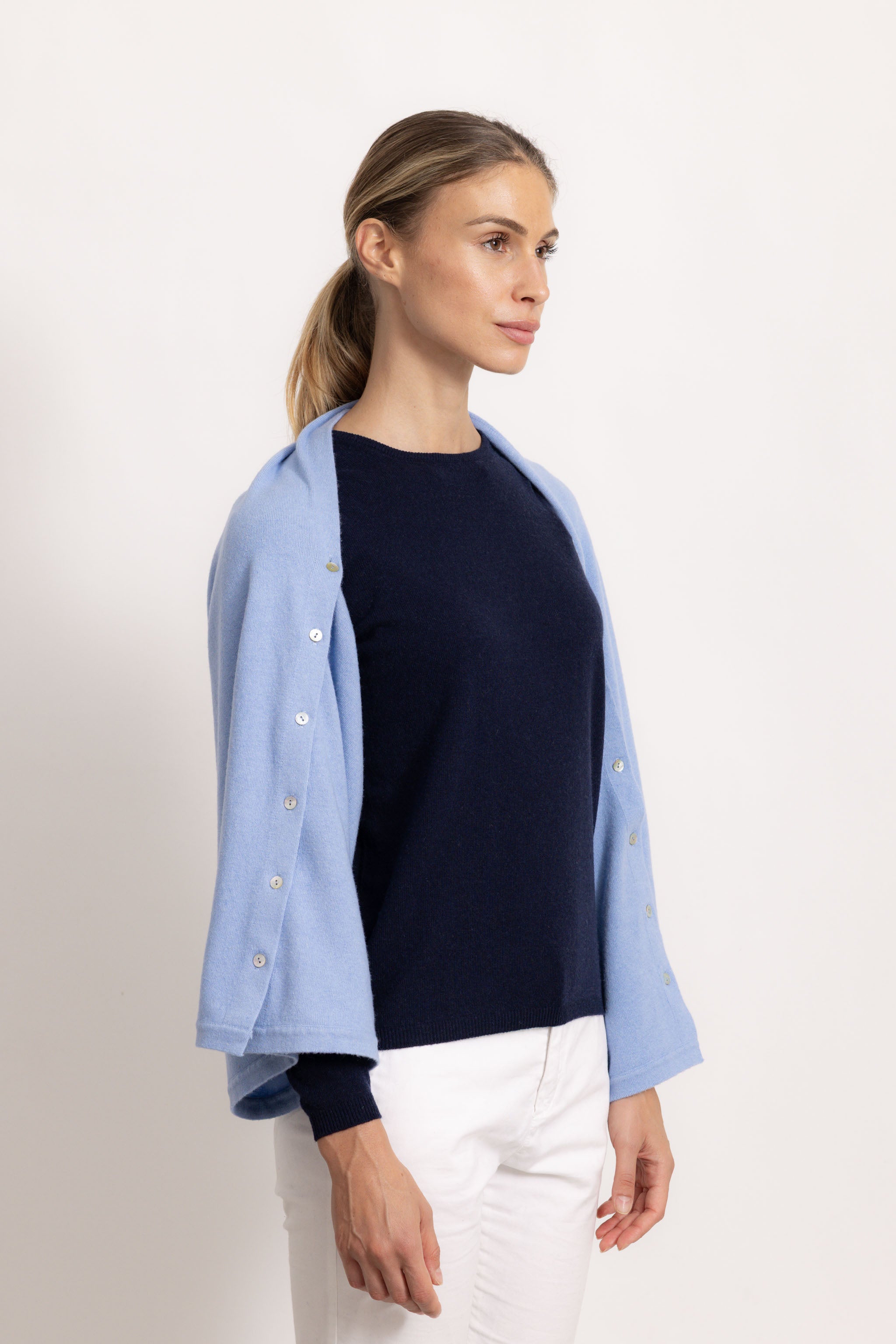 LAVINIA - Poncho con bottoni (Polvere)
