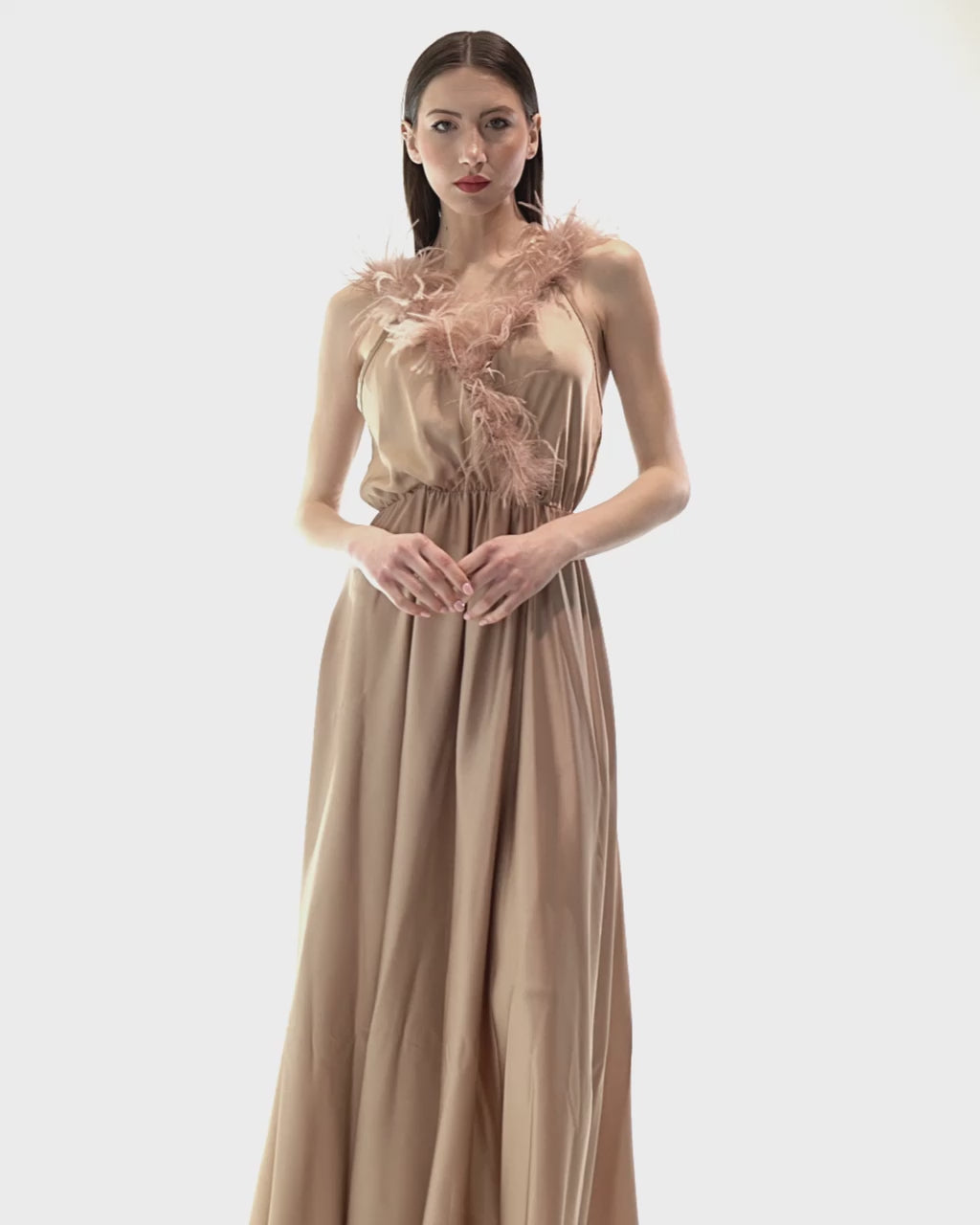 PIETRASANTA - Dress with feathers on the neckline - Antique Pink