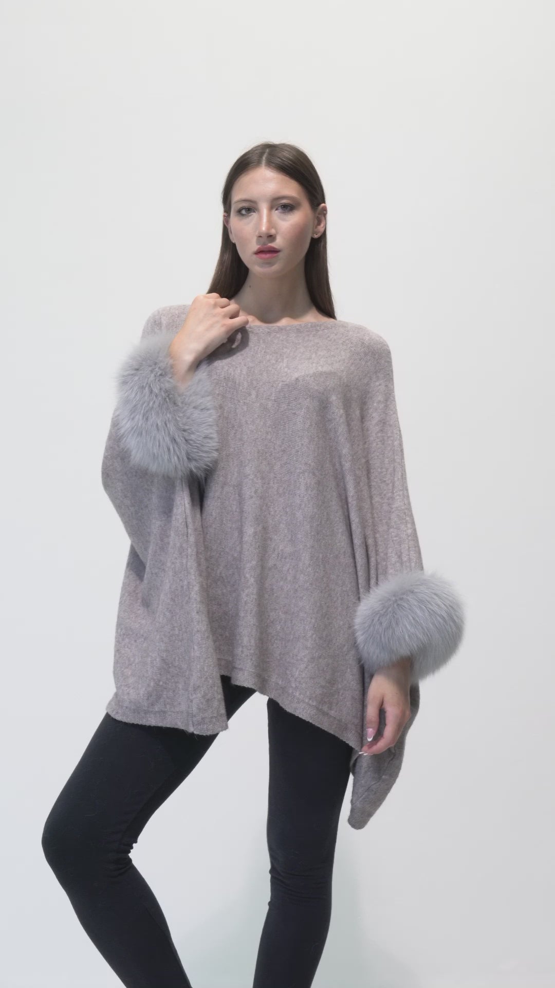 Londra - Poncho con pelo sui polsini Taupe