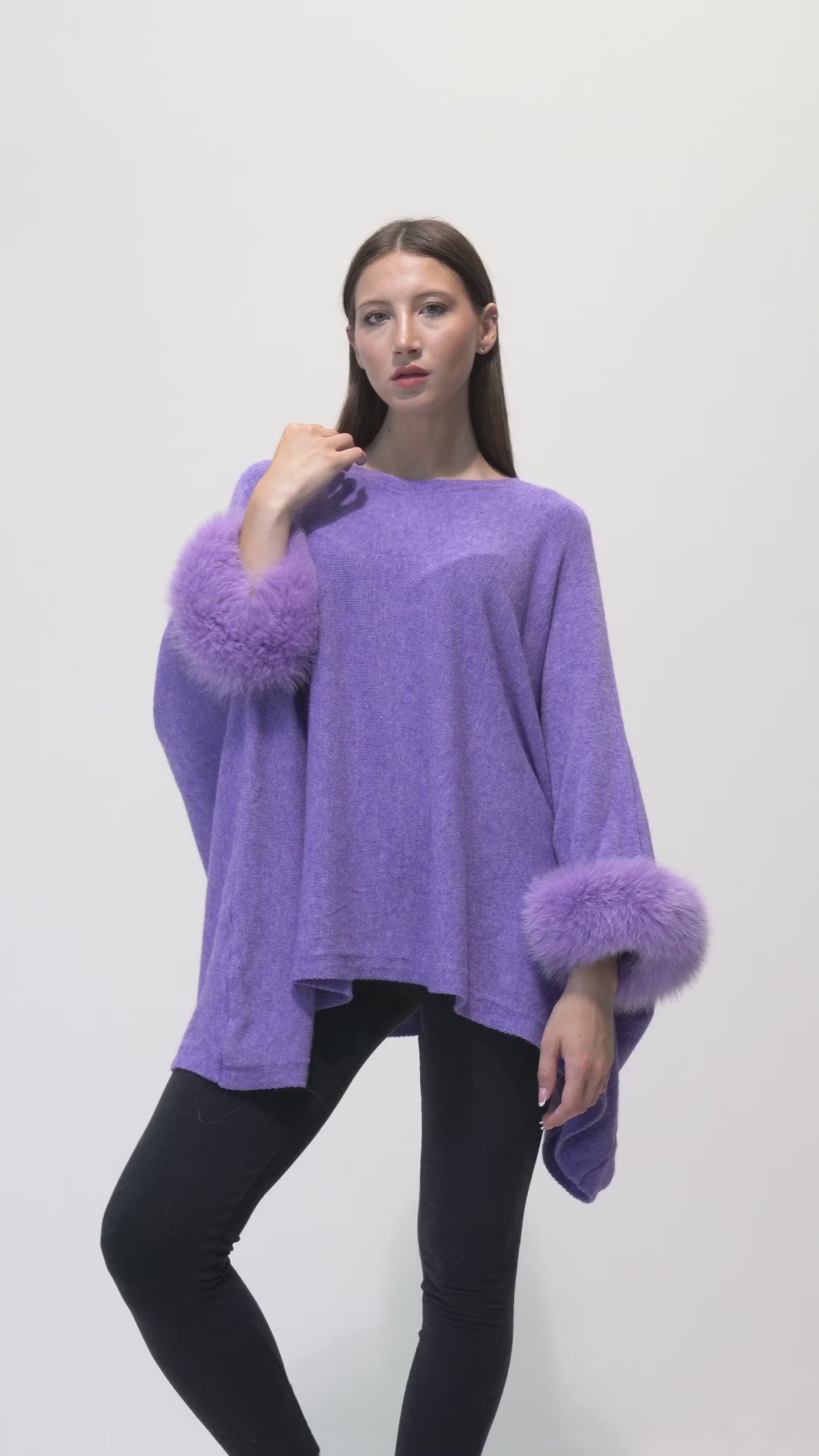 London - Poncho with fur on the cuffs Lavender