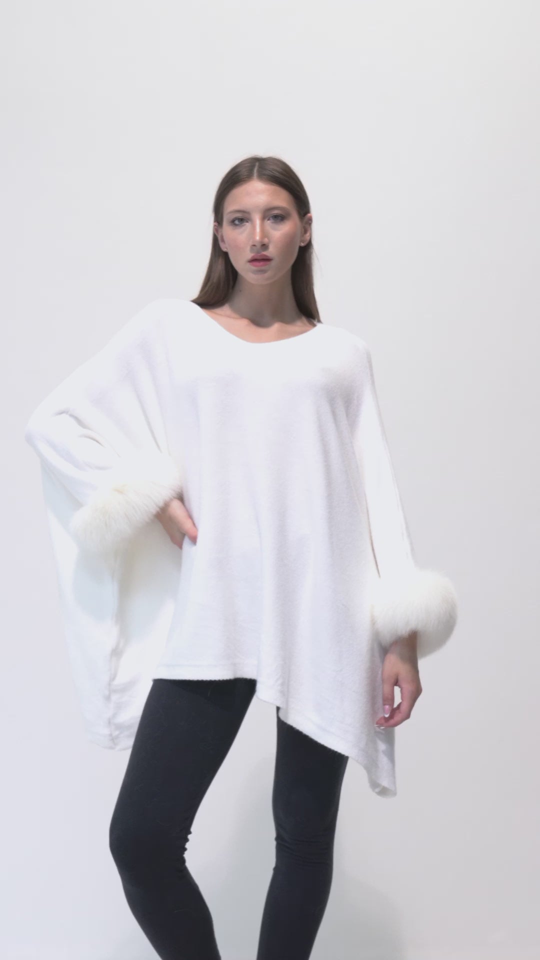 London - Poncho with fur on the cuffs White