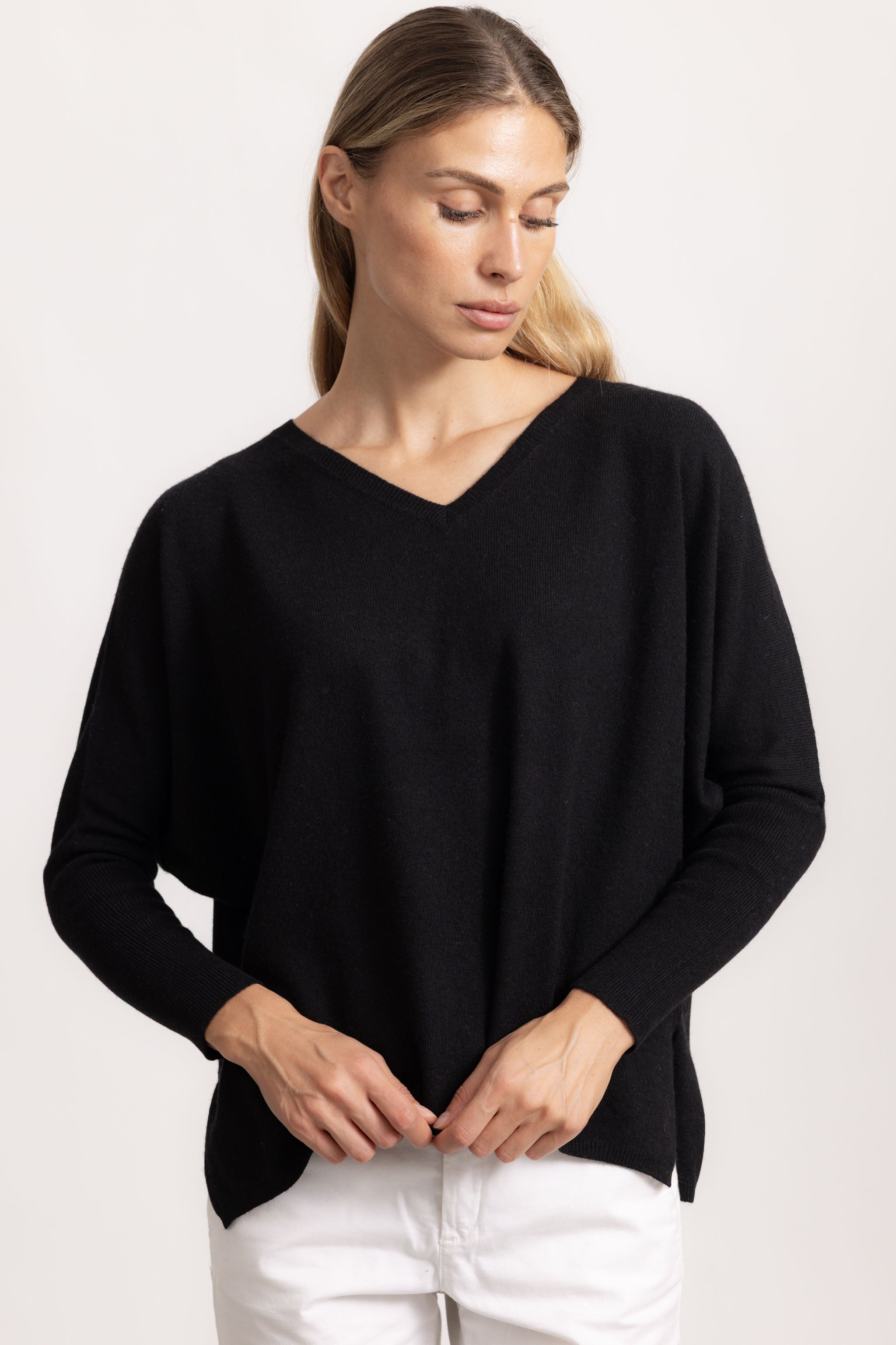 VITTORIA - Maglione con scollo v (Nero)