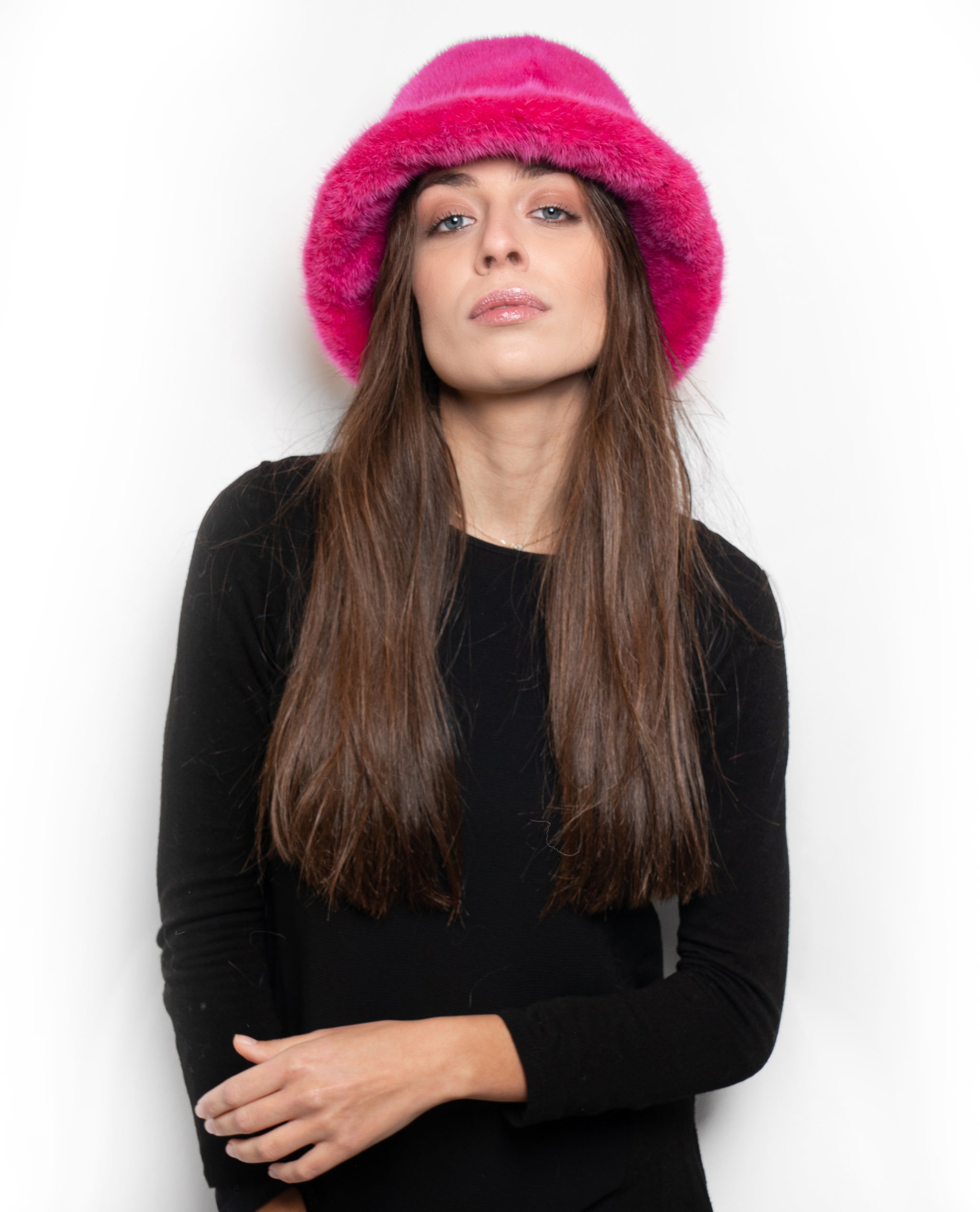 BUCKET HAT - in fuchsia mink