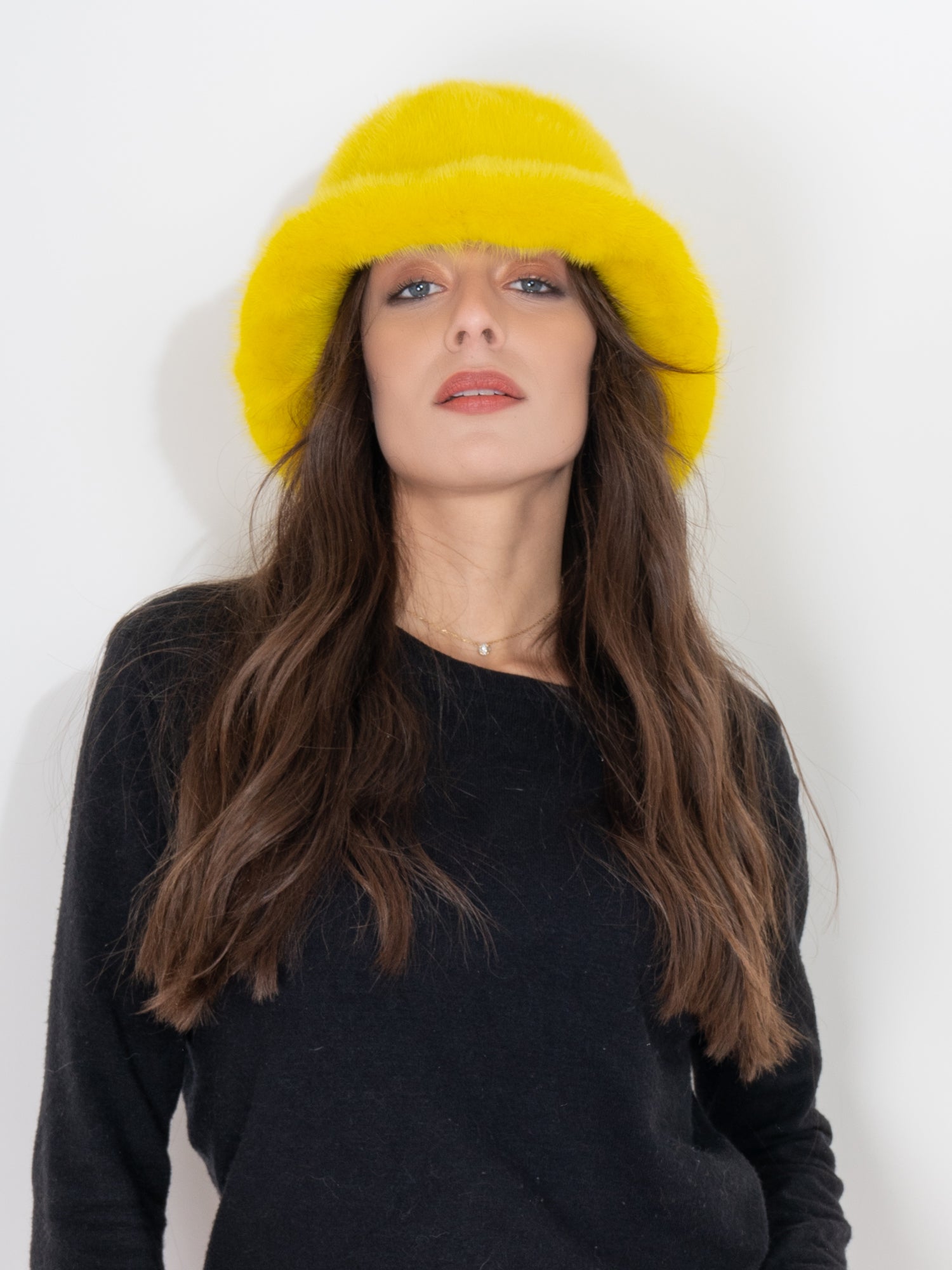 SOMBRERO BUCKET - de visón amarillo