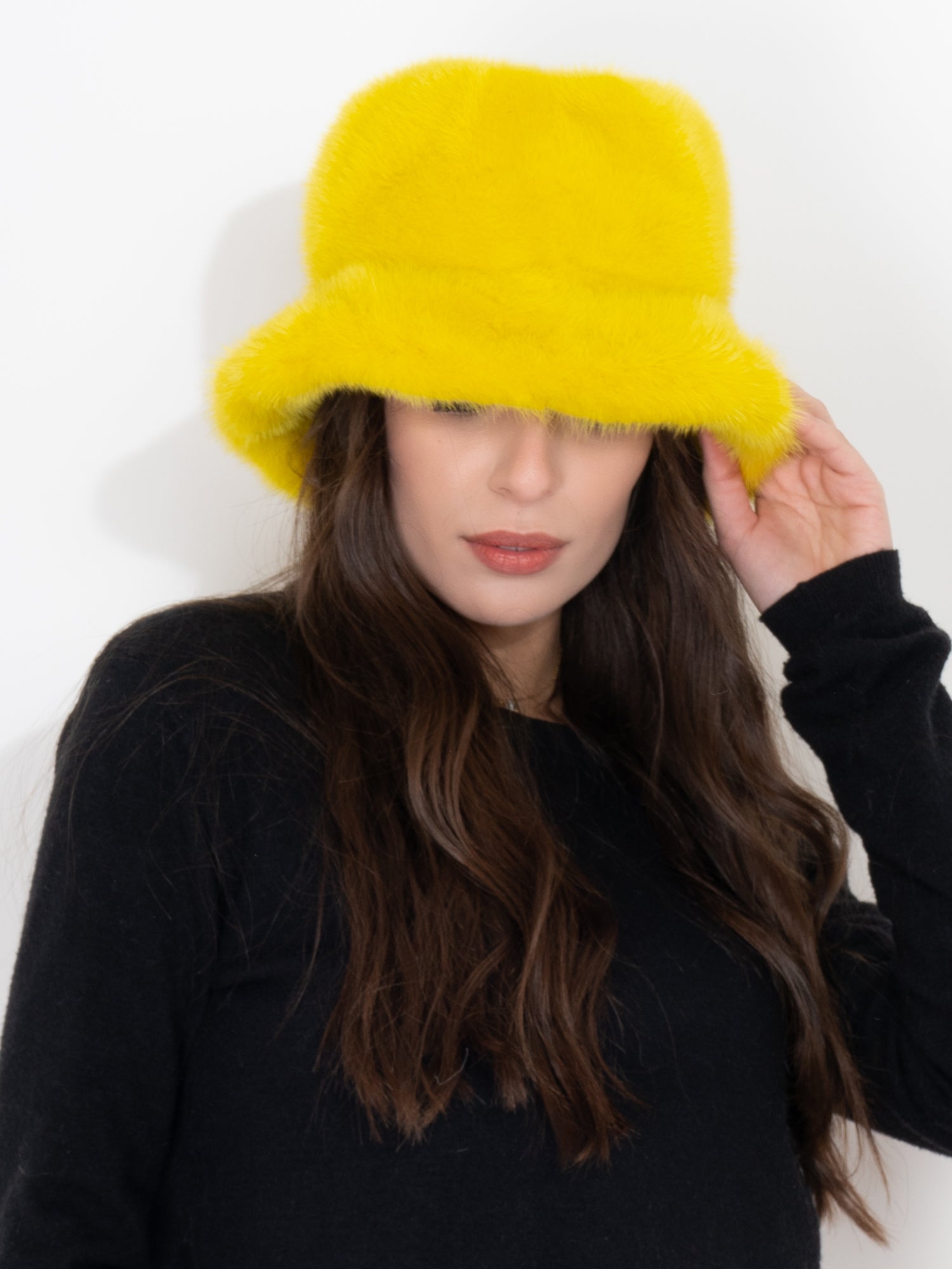 CAPPELLO BUCKET - in visone giallo