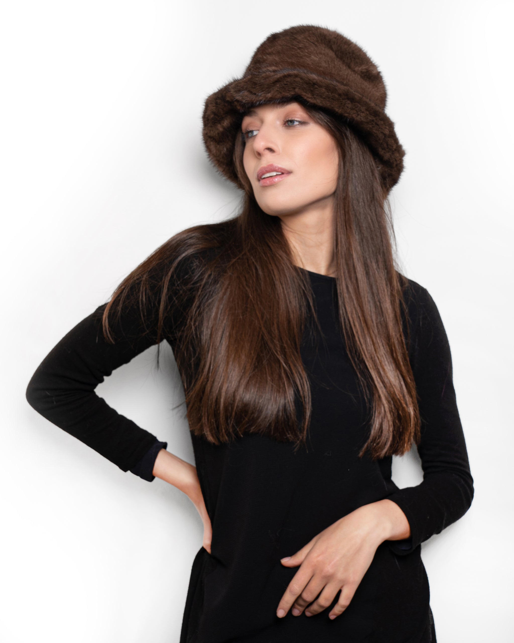 CAPPELLO BUCKET - in visone marrone