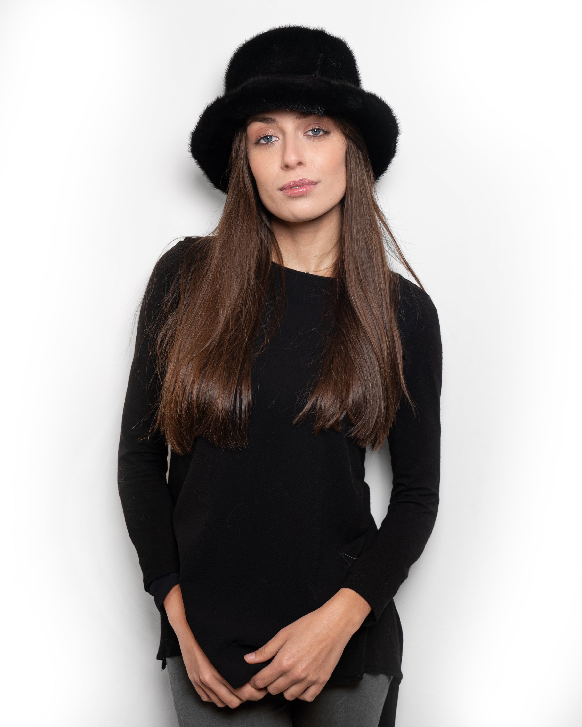 CAPPELLO BUCKET - in visone nero