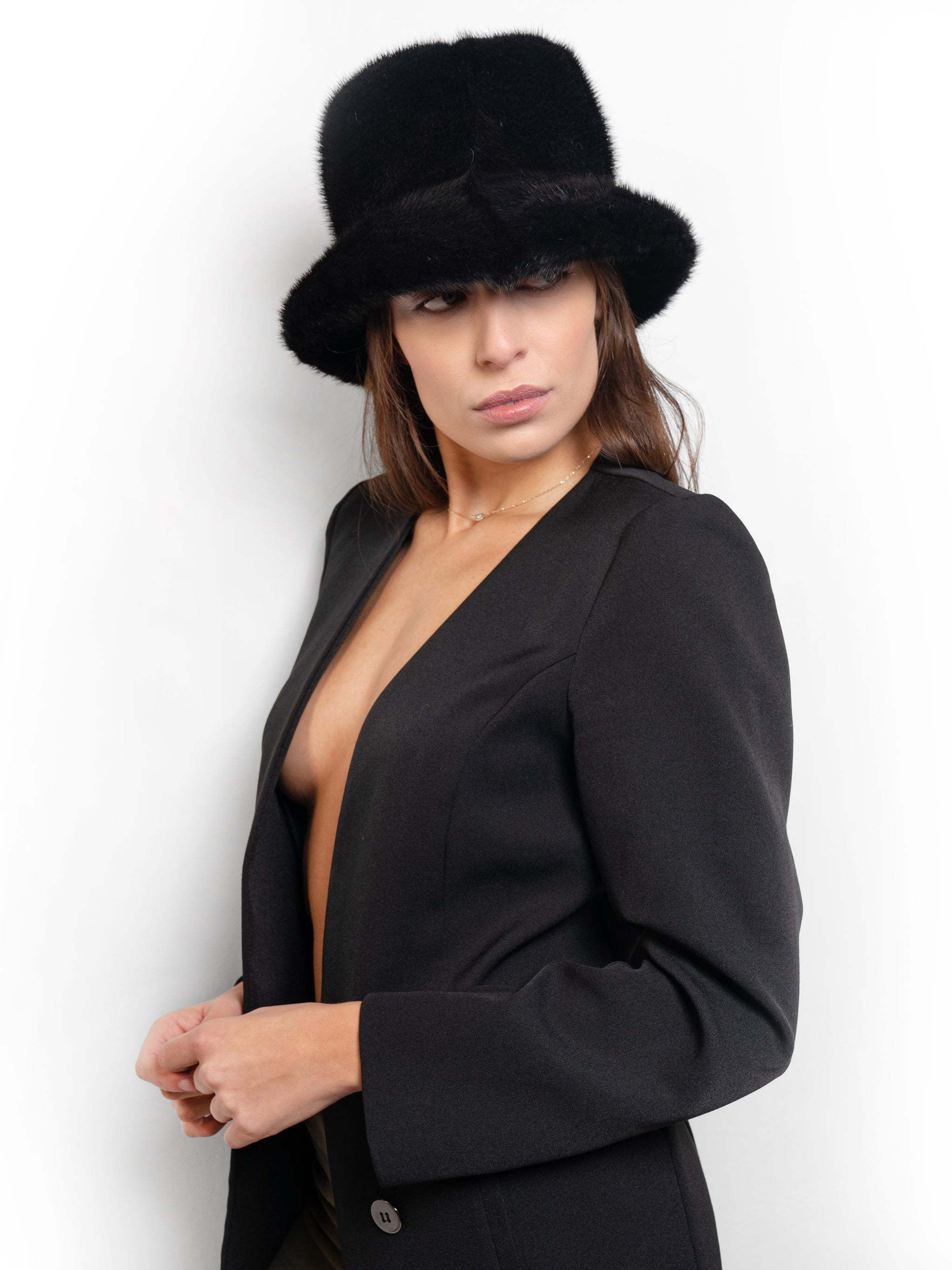 BUCKET HAT - in black mink