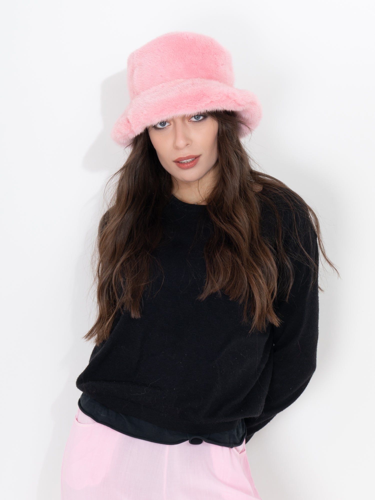 CAPPELLO BUCKET - in visone rosa