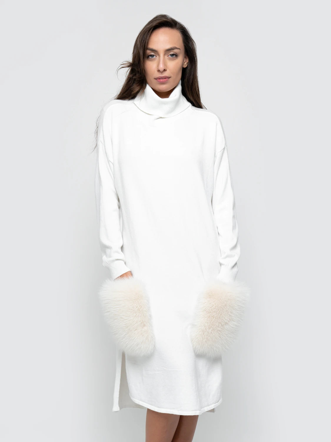 LONG DRESS - pockets in white fox fur