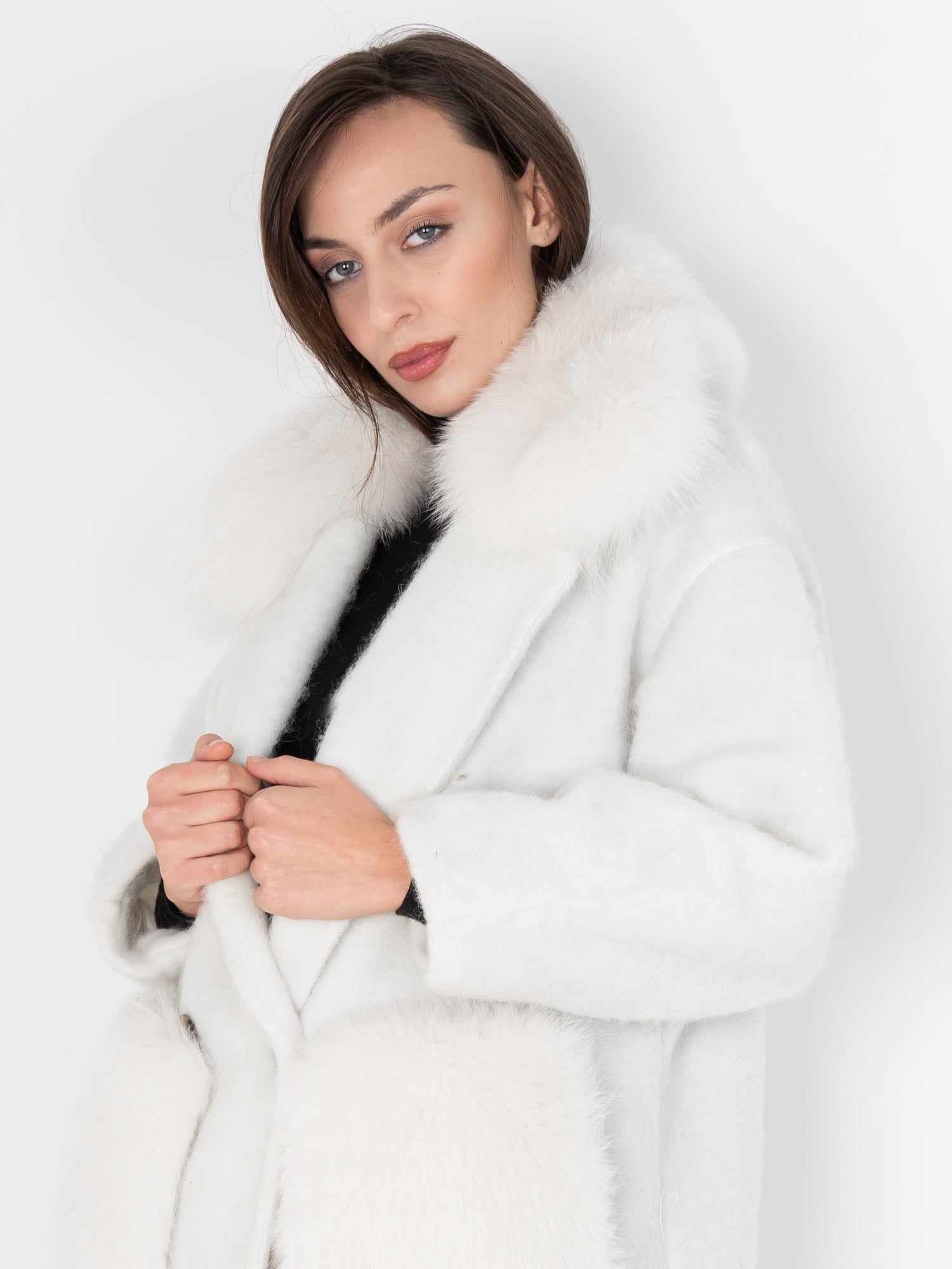 Coat Pockets And Collar In White Fox