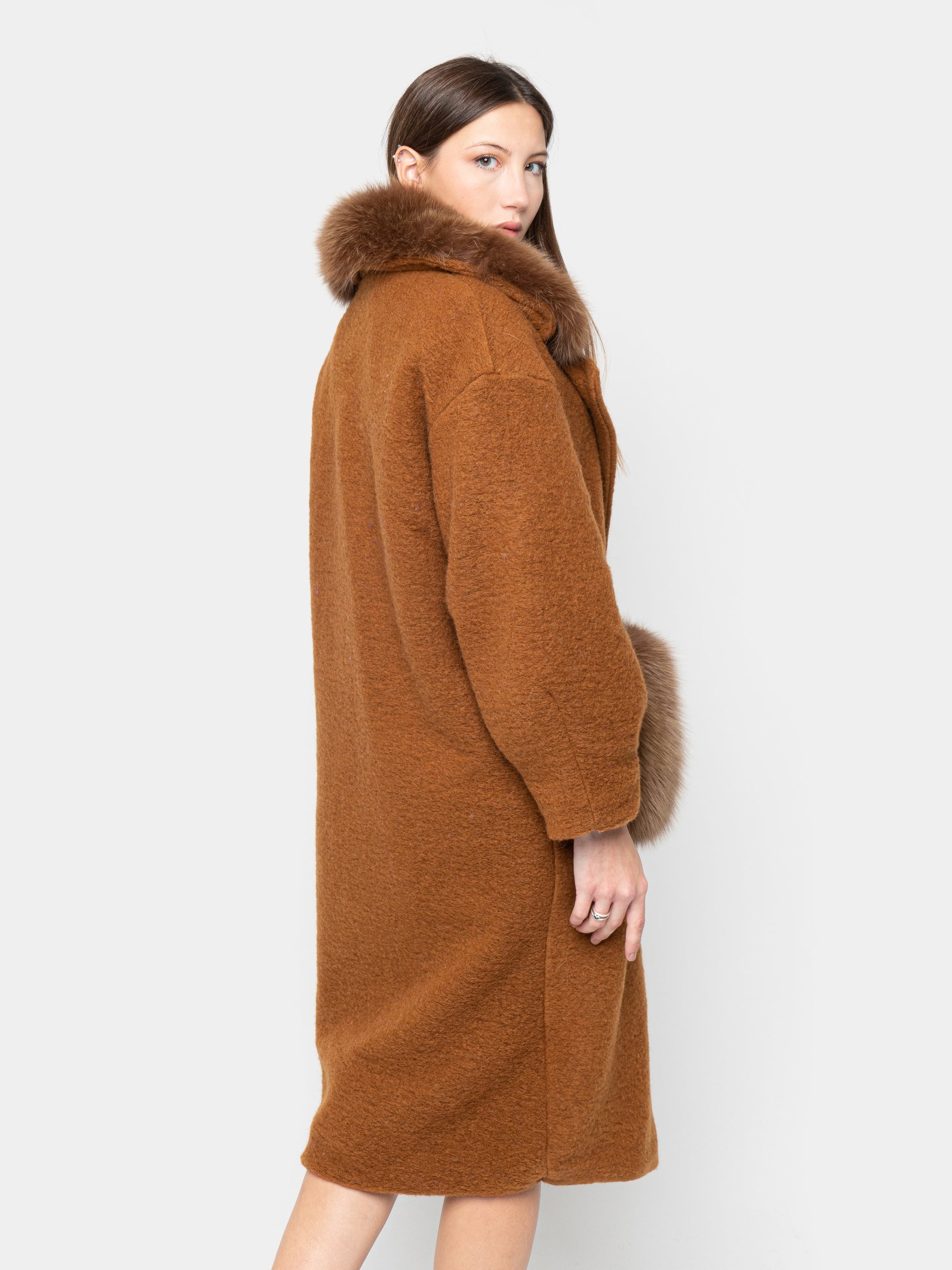 COAT - pockets and collar in brown fox