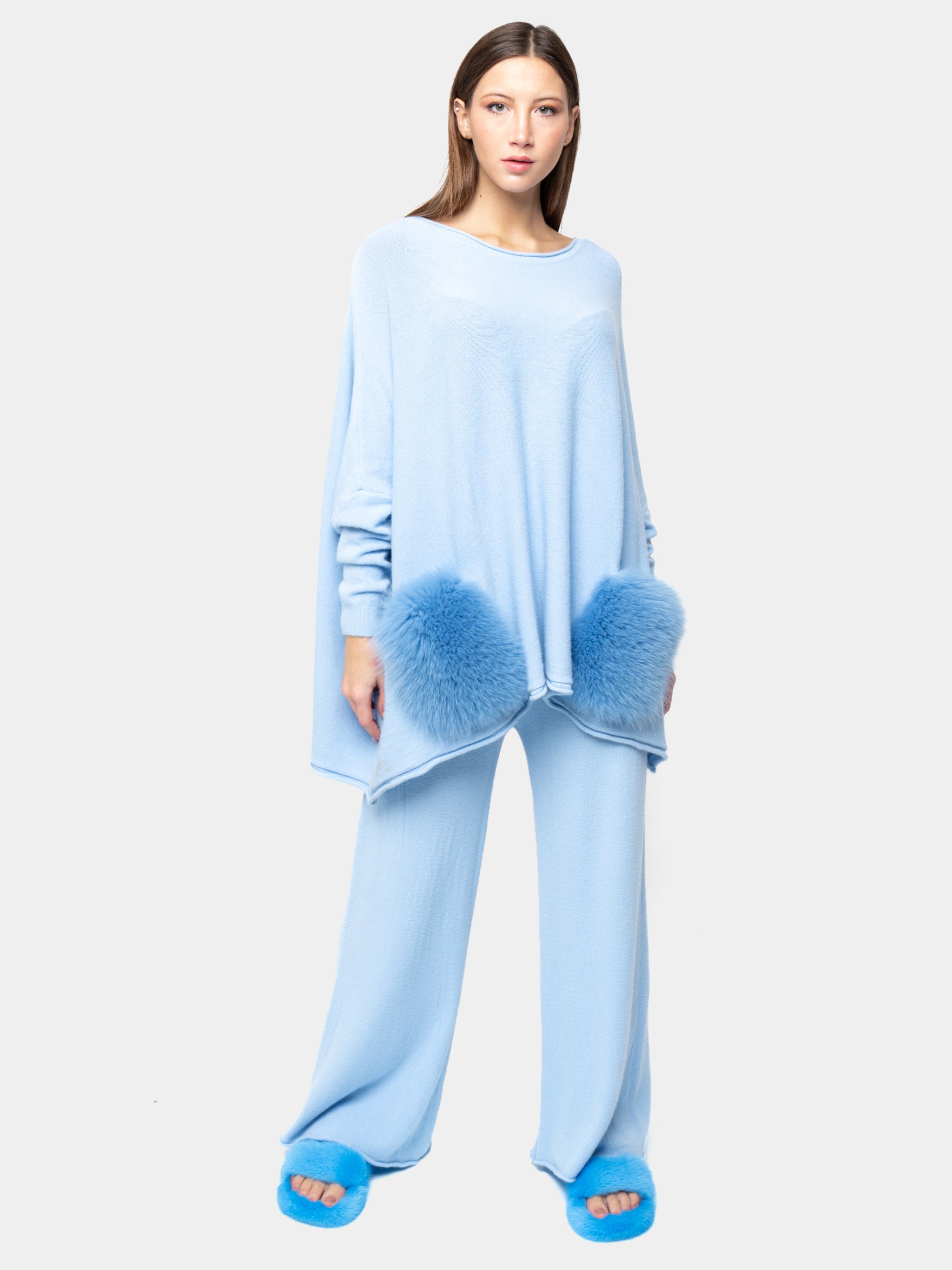 CAPRI - light blue fox pockets