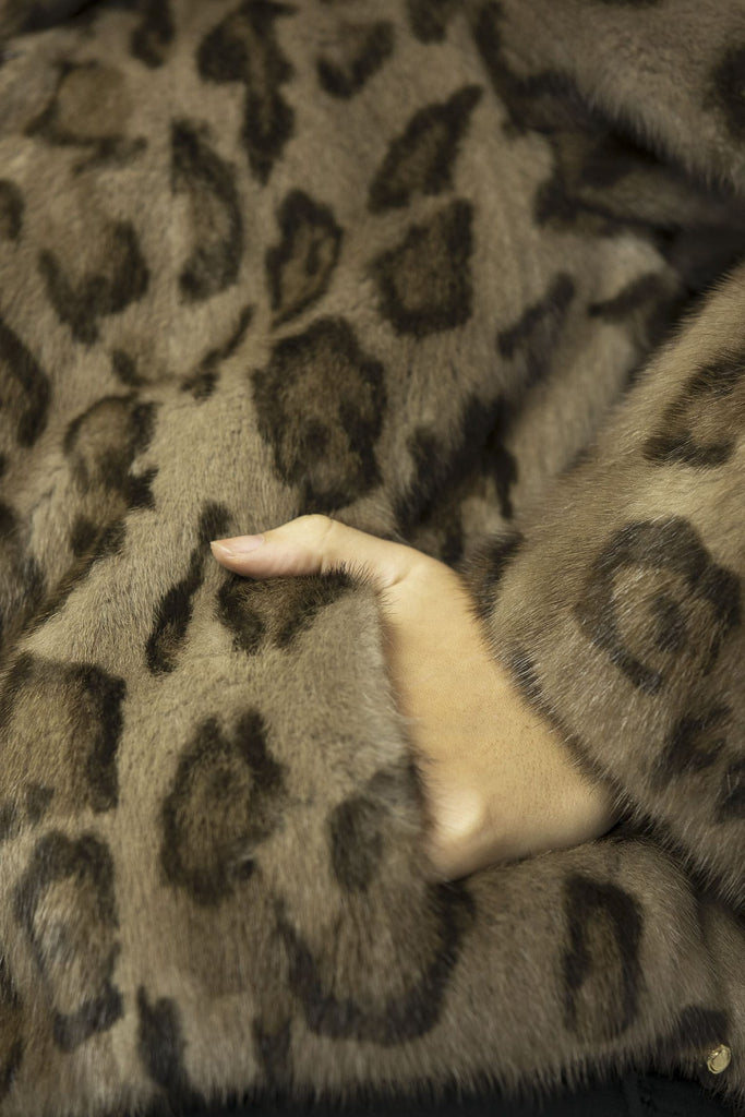 Giacca in Visone Stampato Leopardo con Cappuccio - Elisabettapanerai